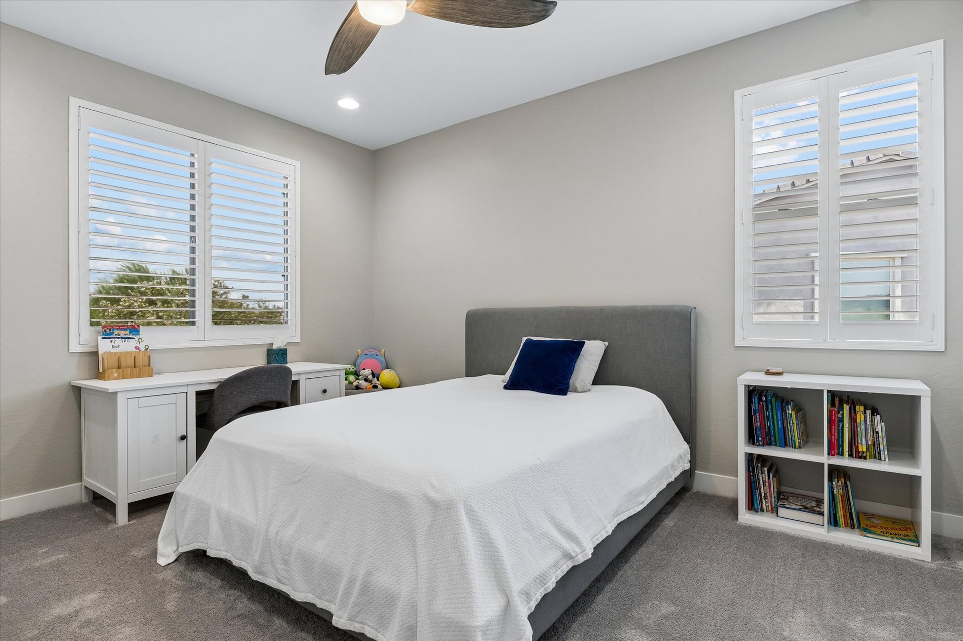 2905 E LOS GATOS DR, Phoenix, AZ 85050