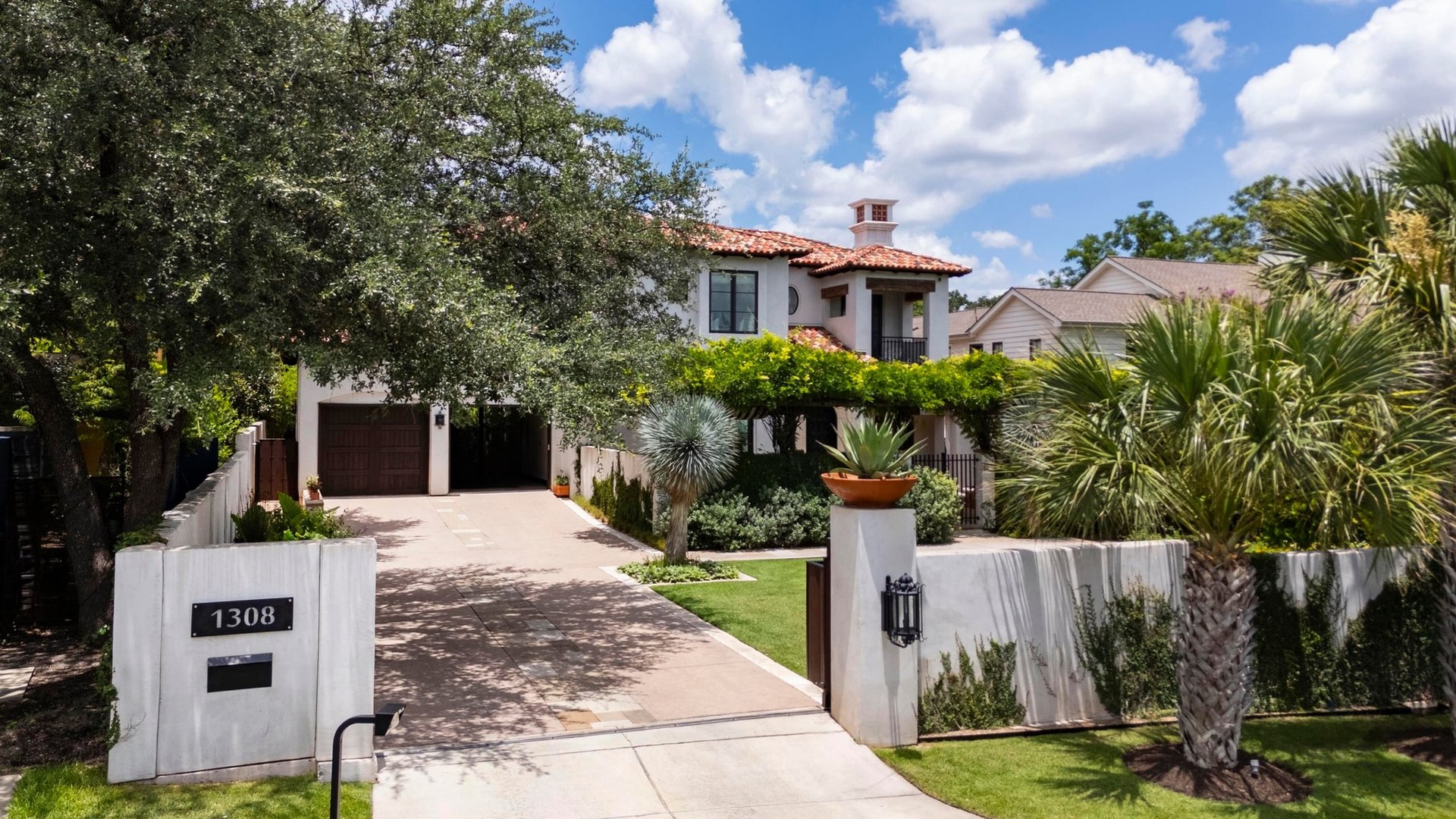 1308 Meriden Lane 