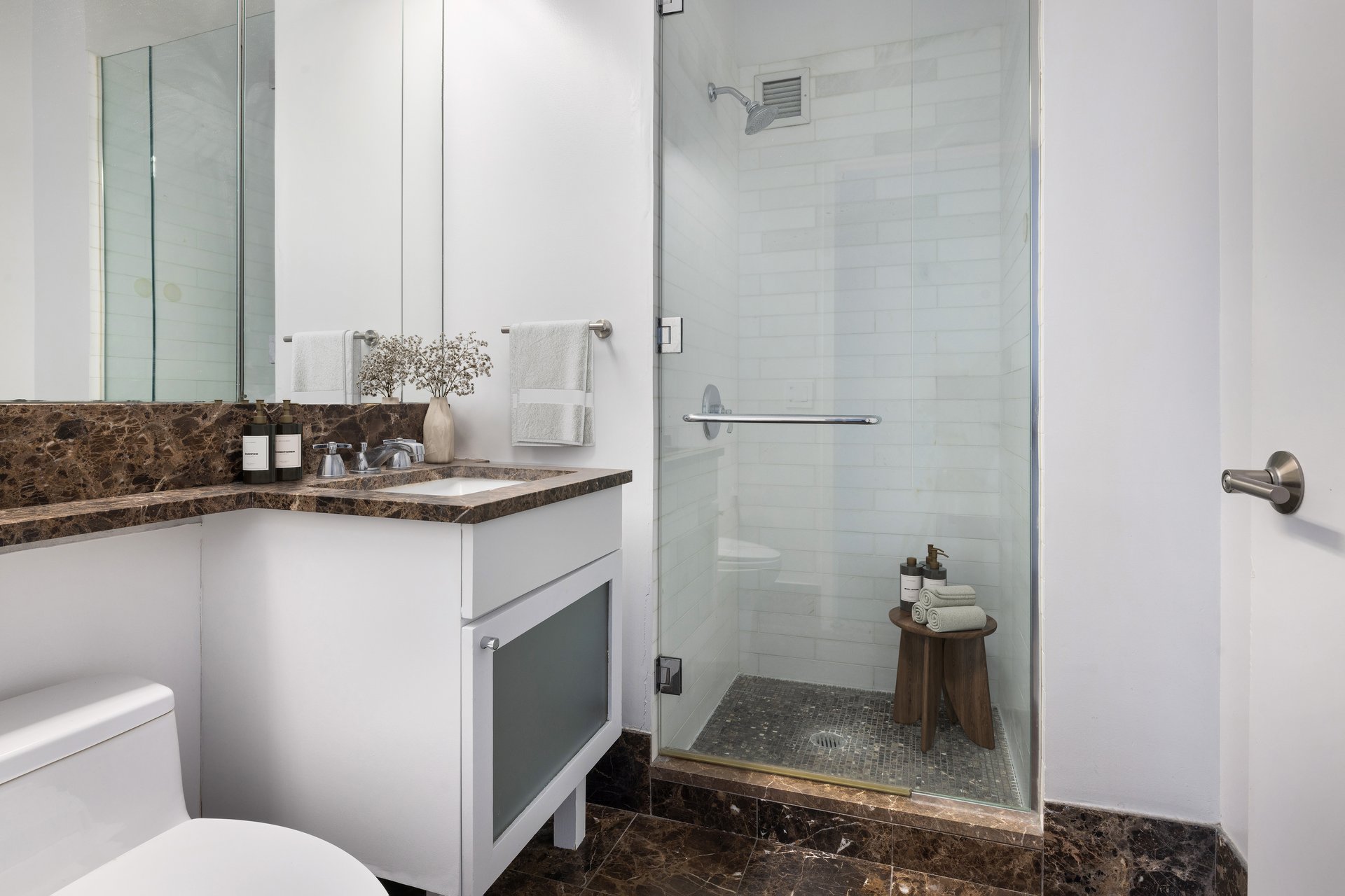 207 East 57th Street, 11A