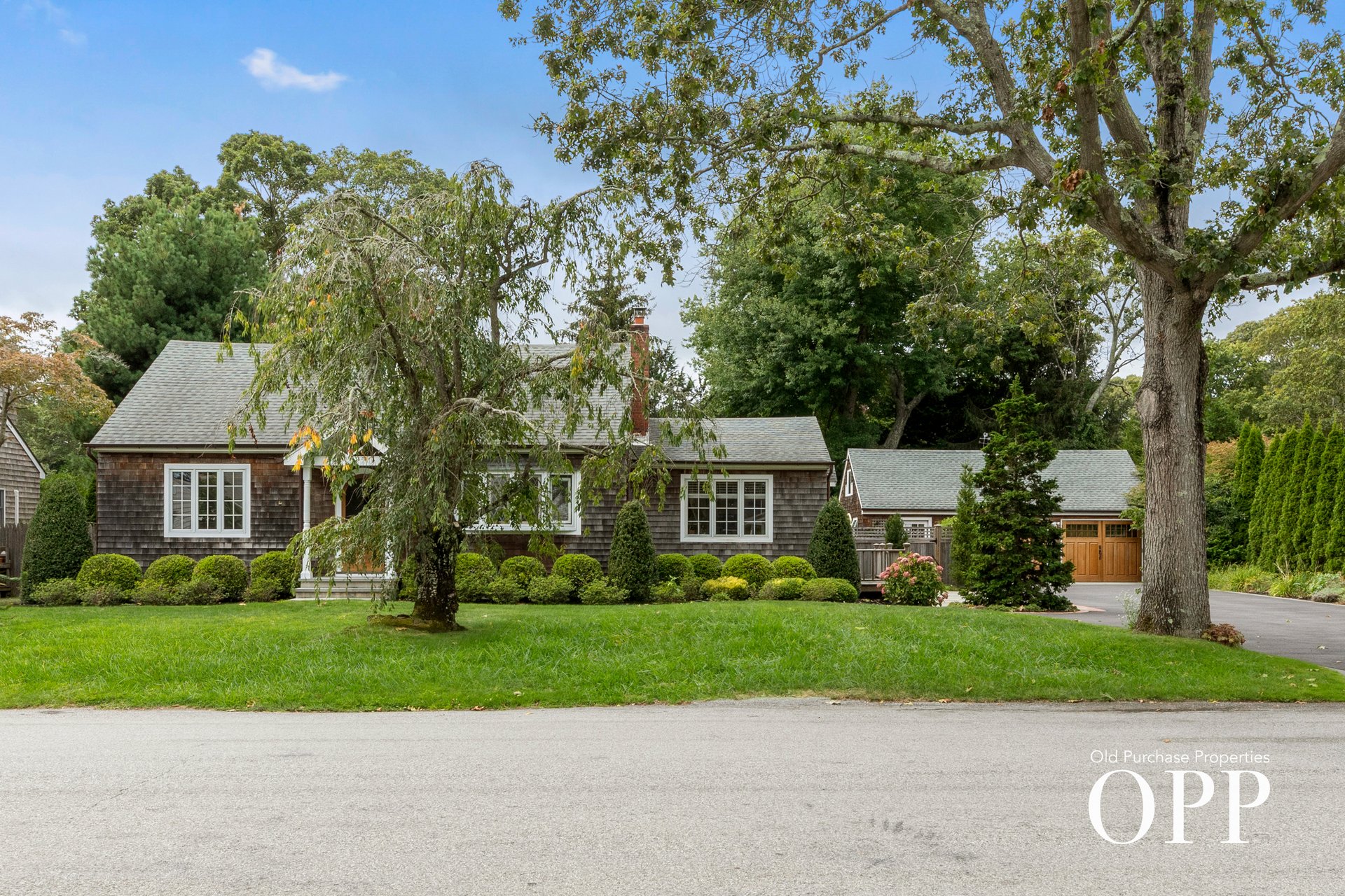 CEDAR-SHINGLED BEAUTY WITH POOL