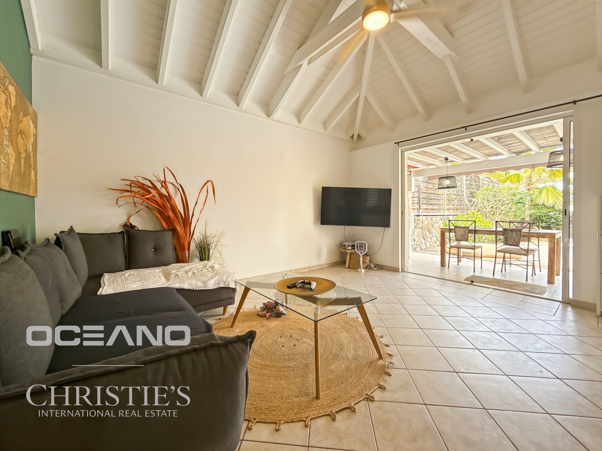 EXCLUSIVE - 2 bedrooms Townhouse with a pool