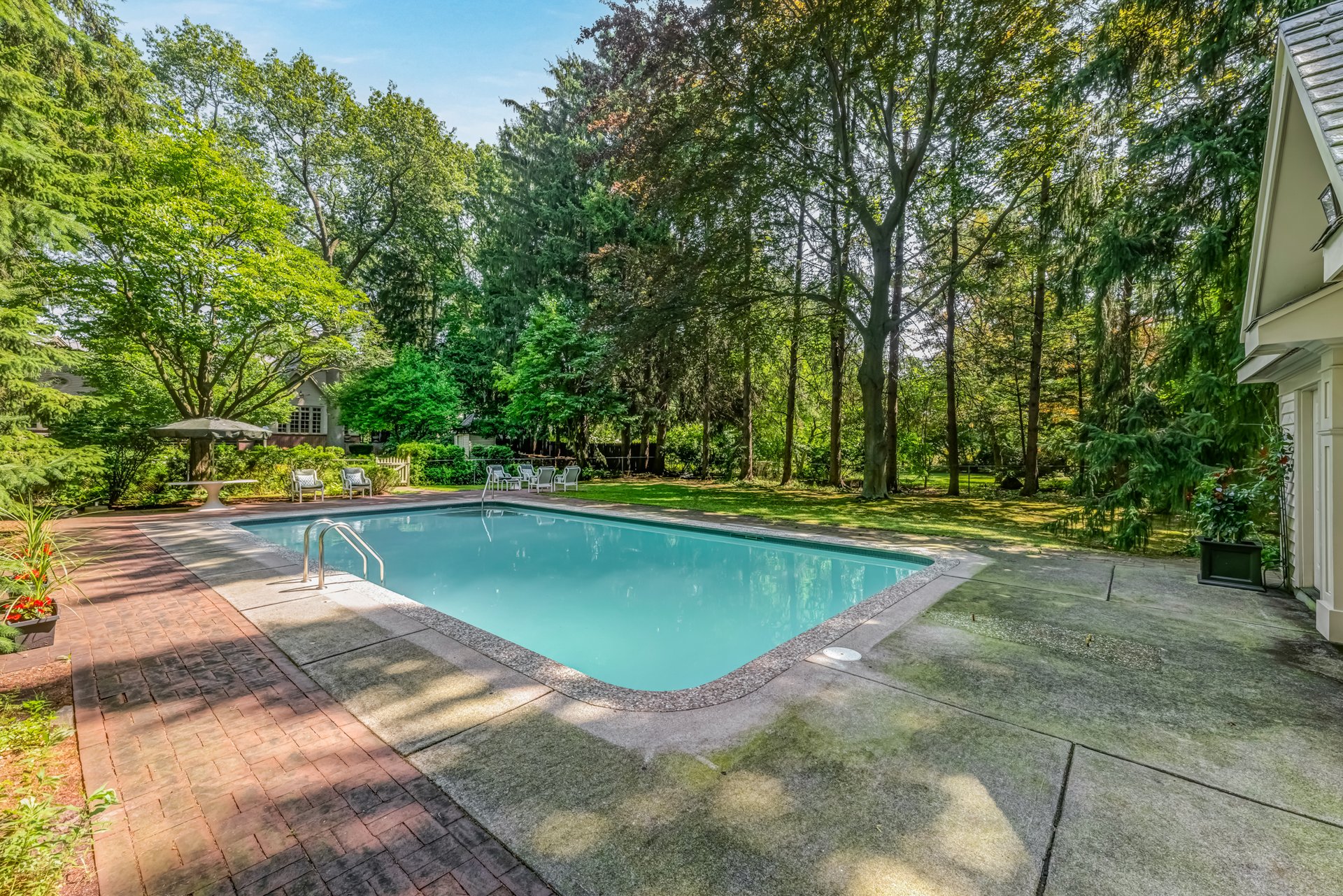 190 Donnelly Dr