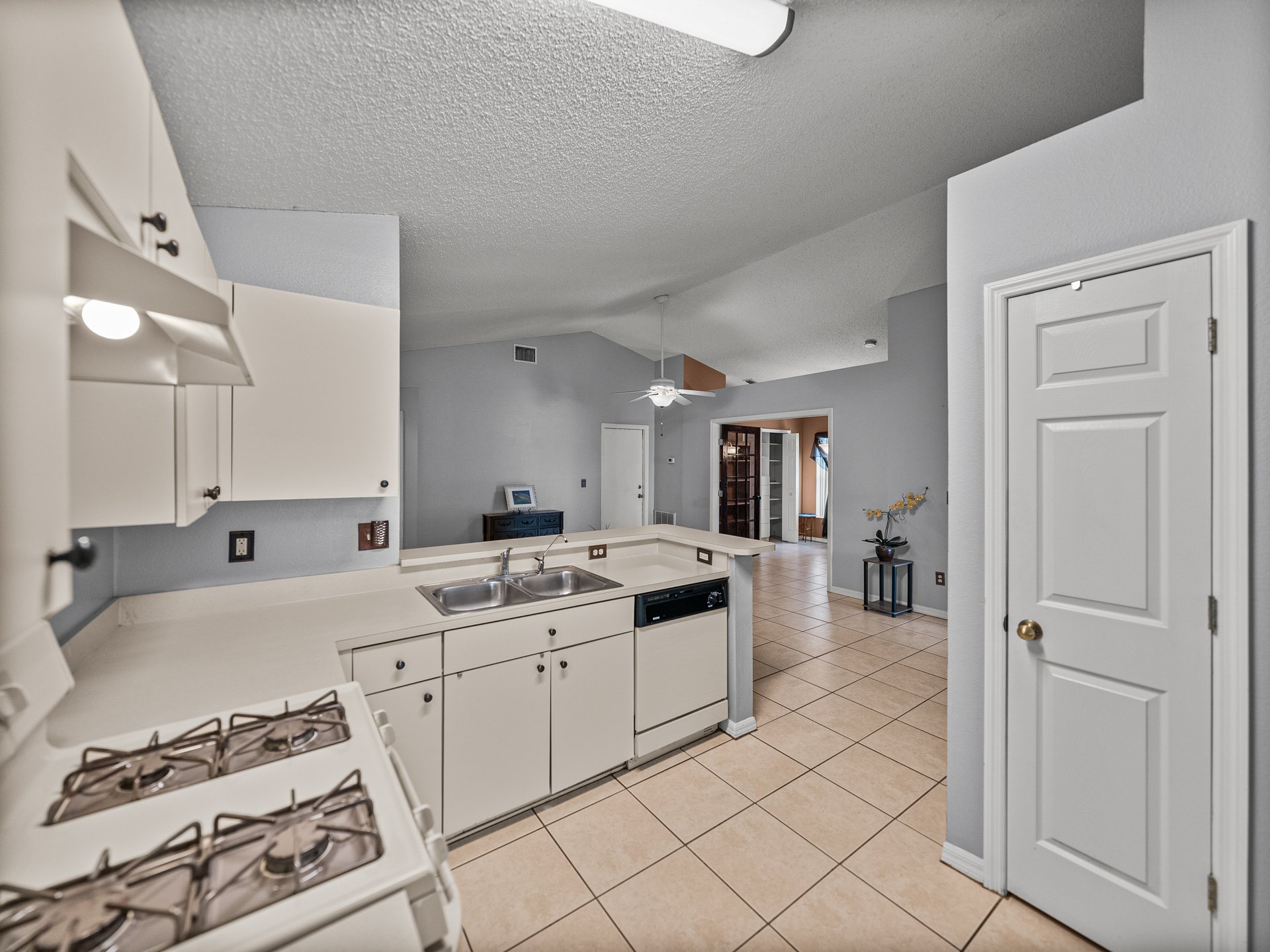 22829 SAINT THOMAS CIR