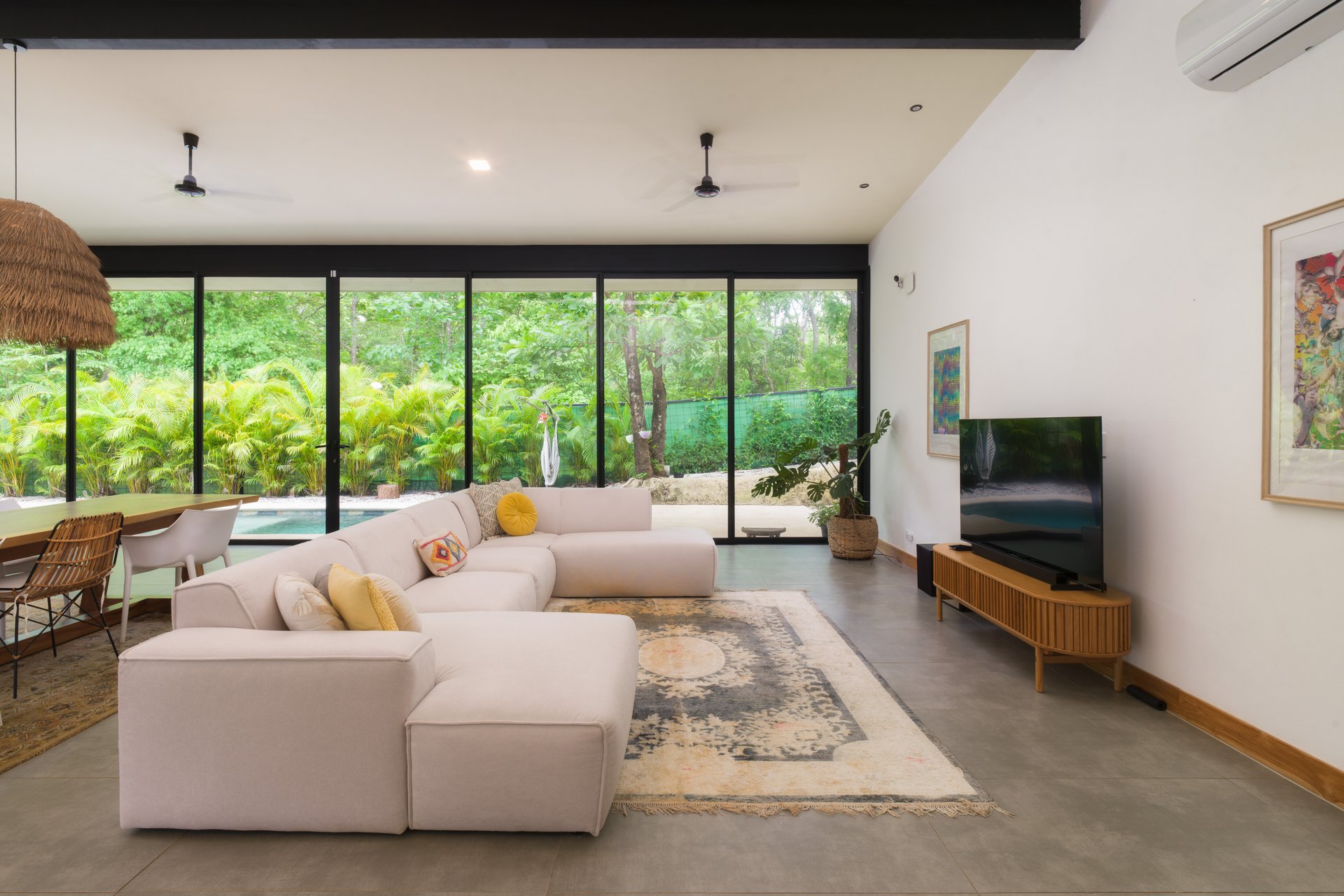 Villa Los Jobos Garden #1 | Modern 4-Bedroom Villa Just 5 Minutes from Tamarindo Beach – Newly Remodeled and Move-In Ready