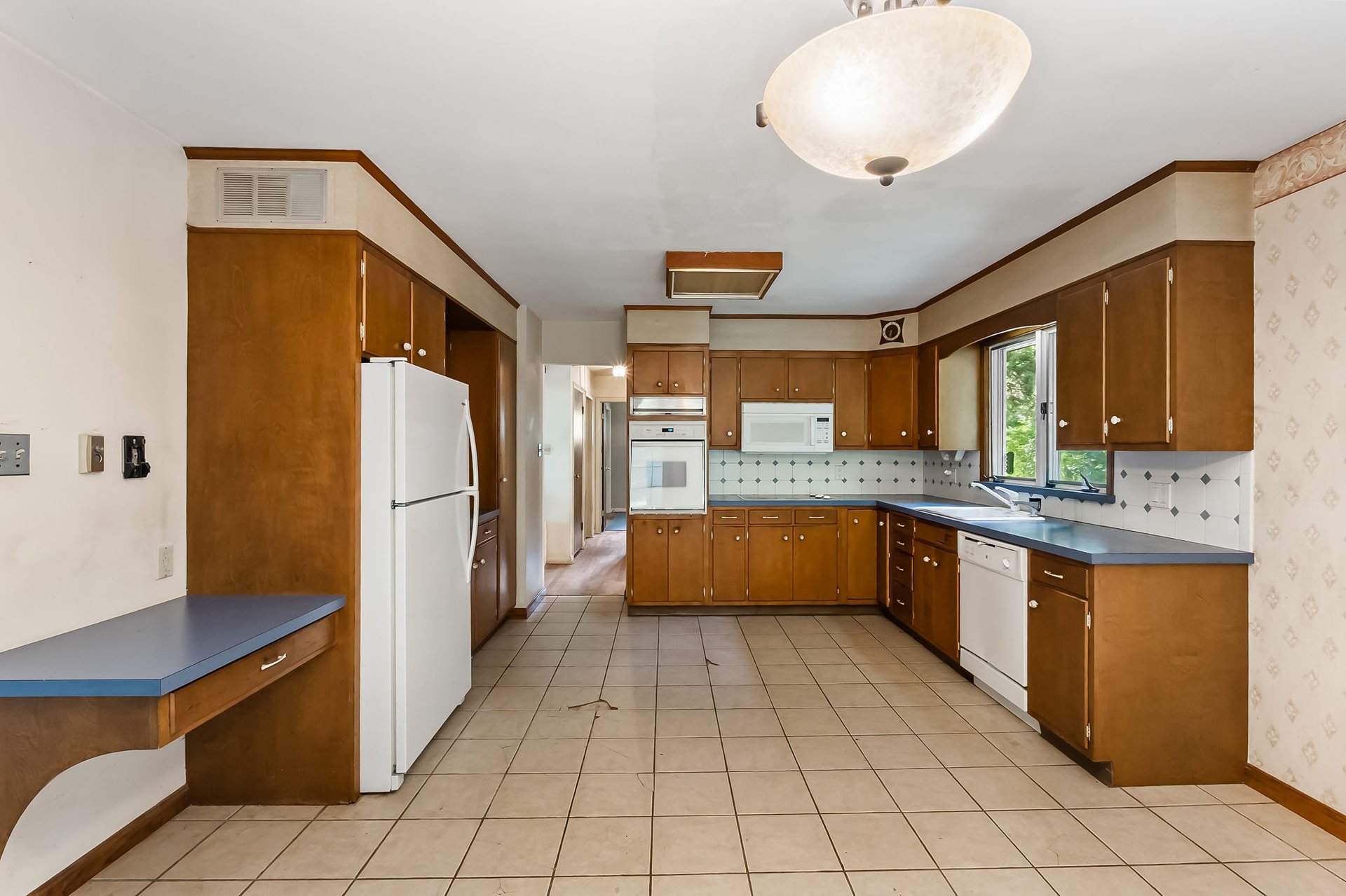 3237 Oakhurst Drive