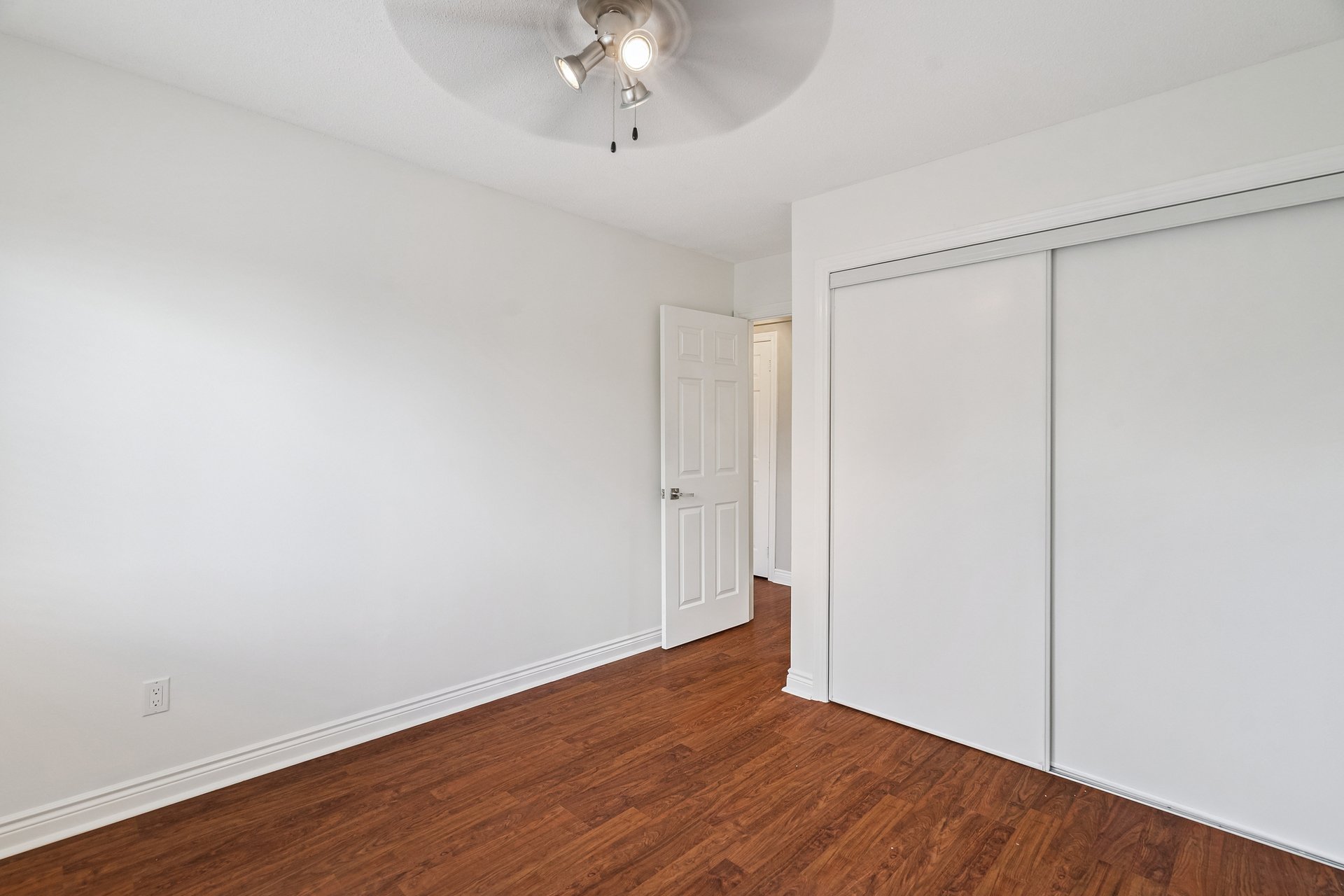 Spacious 3 Bedroom Townhome in College Park