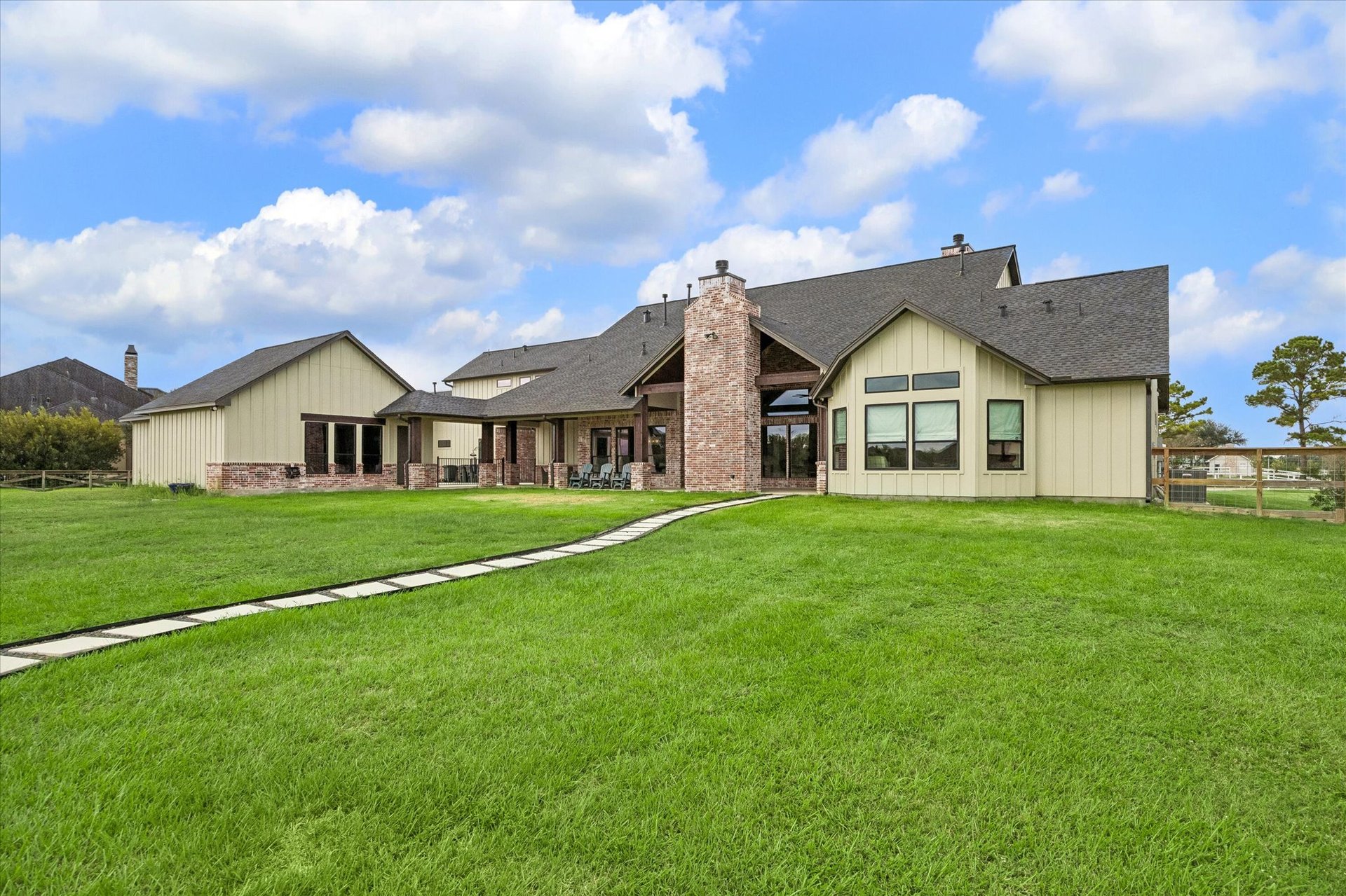 301 W. Viejo Dr