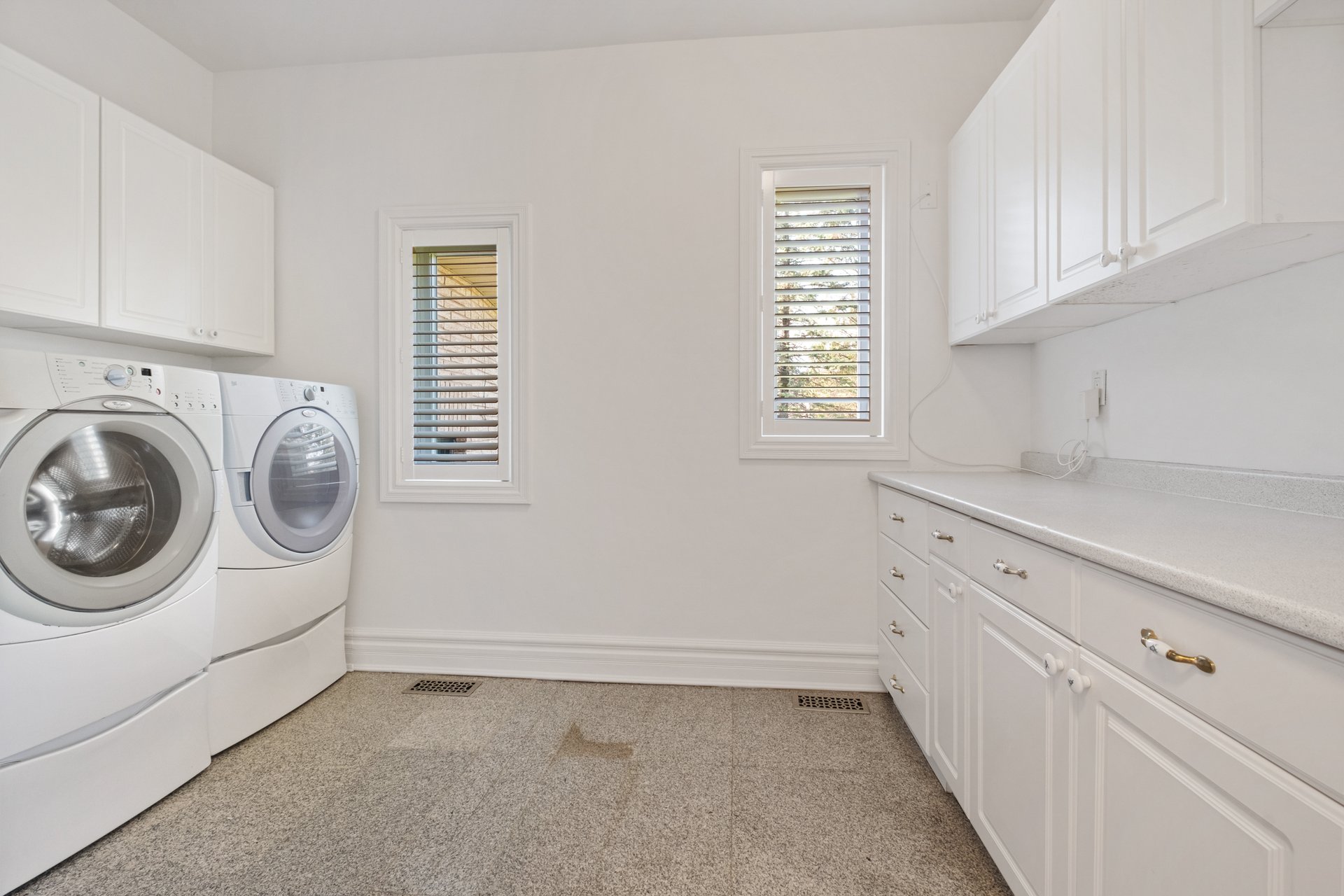 19 Logan Crt 