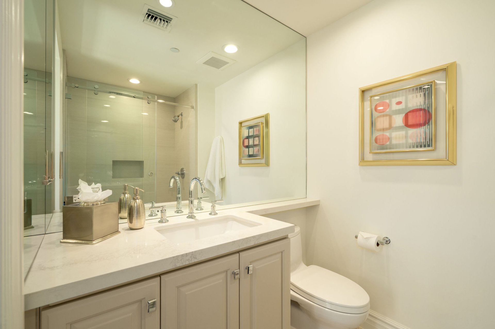 7175 E CAMELBACK Road, 301