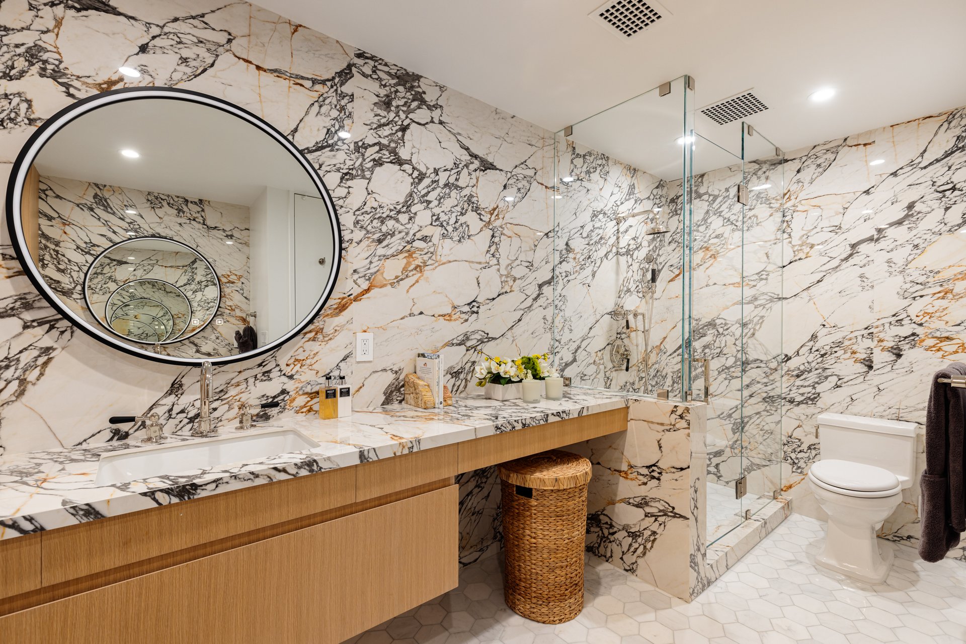 211 South Spalding Dr #305N, Beverly Hills