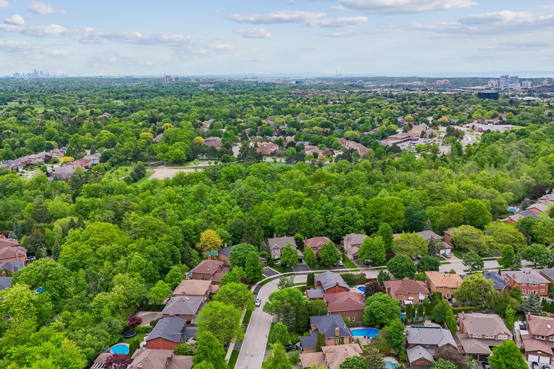 Unbeatable location in Glen Abbey!