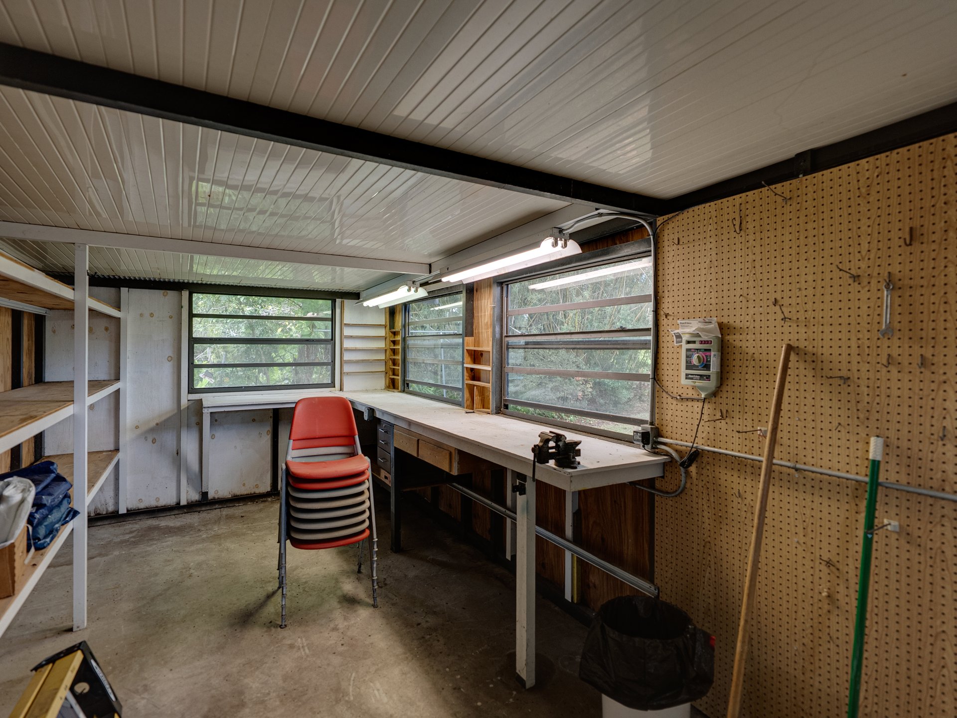 2702 AUBURN AVE W
