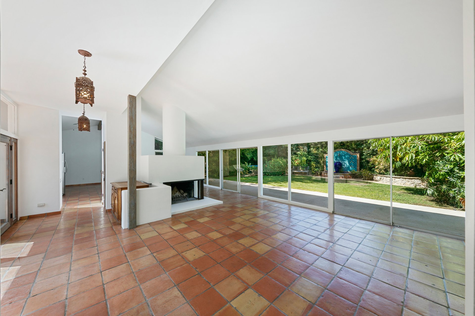 Spacious Malibu West Mid Century