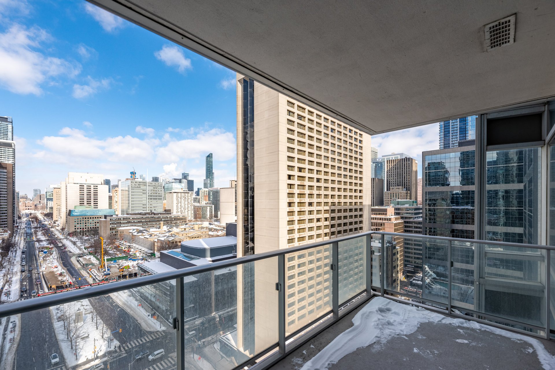 Suite 1906- 180 University Avenue