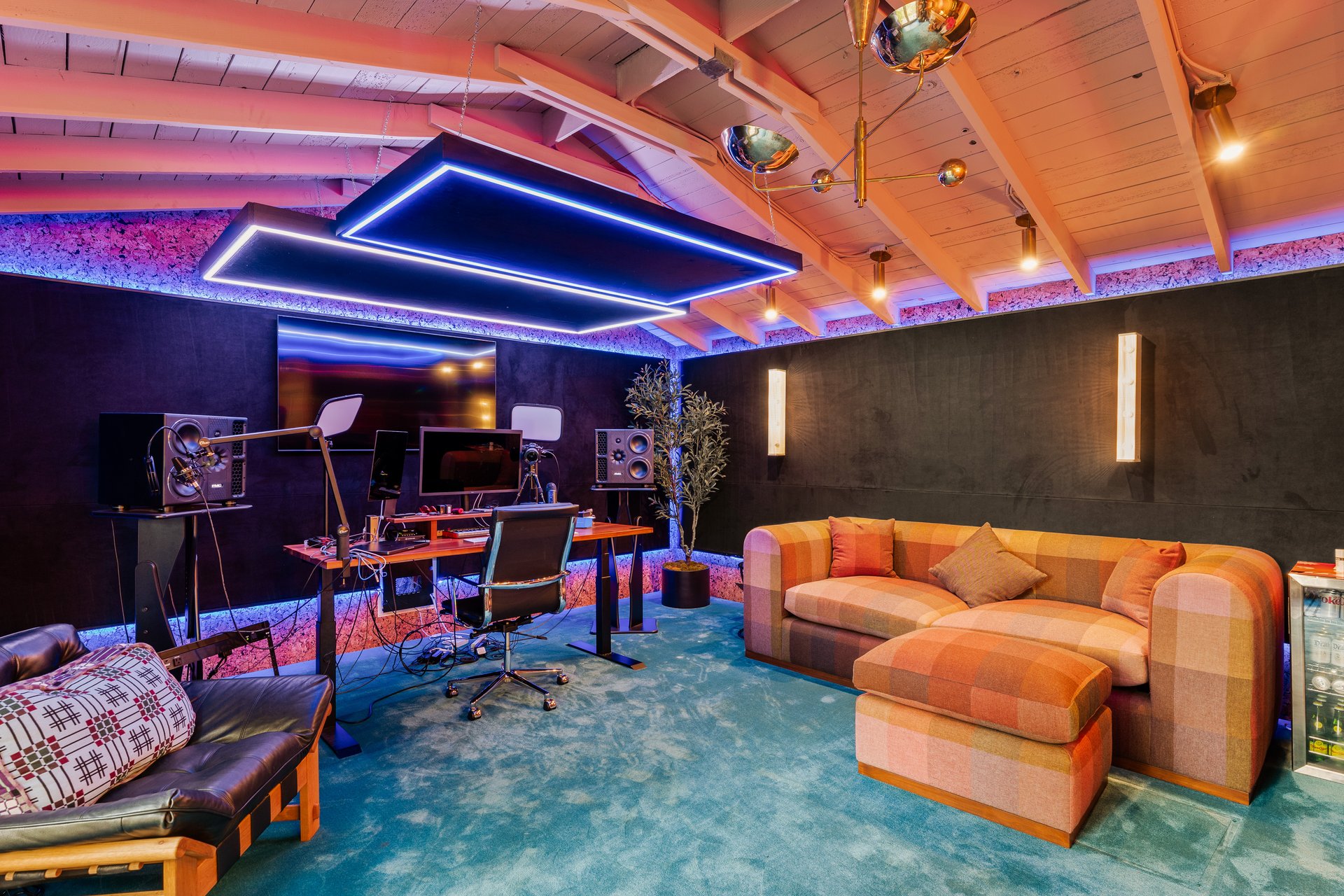 6332 Busch Dr