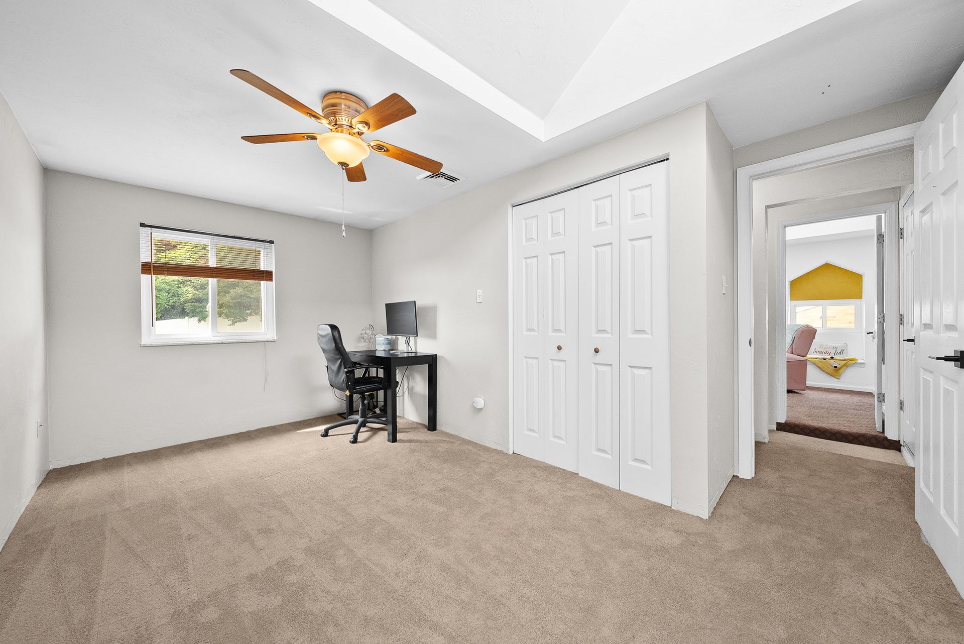 615 Lincoln Ave, Carnegie PA 15106