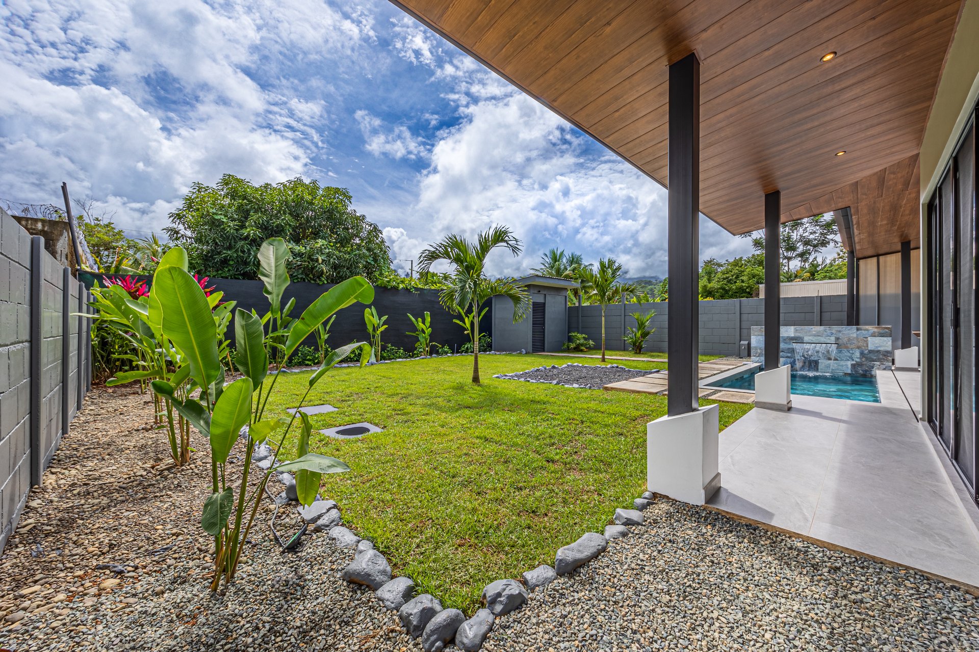 Tropica House a Luxurious Oasis in the Heart of Uvita!