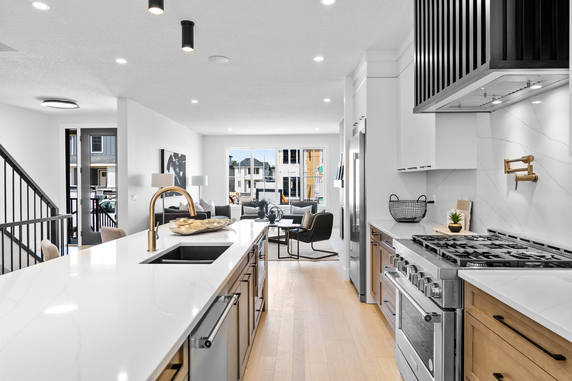 227 Calais Drive SW