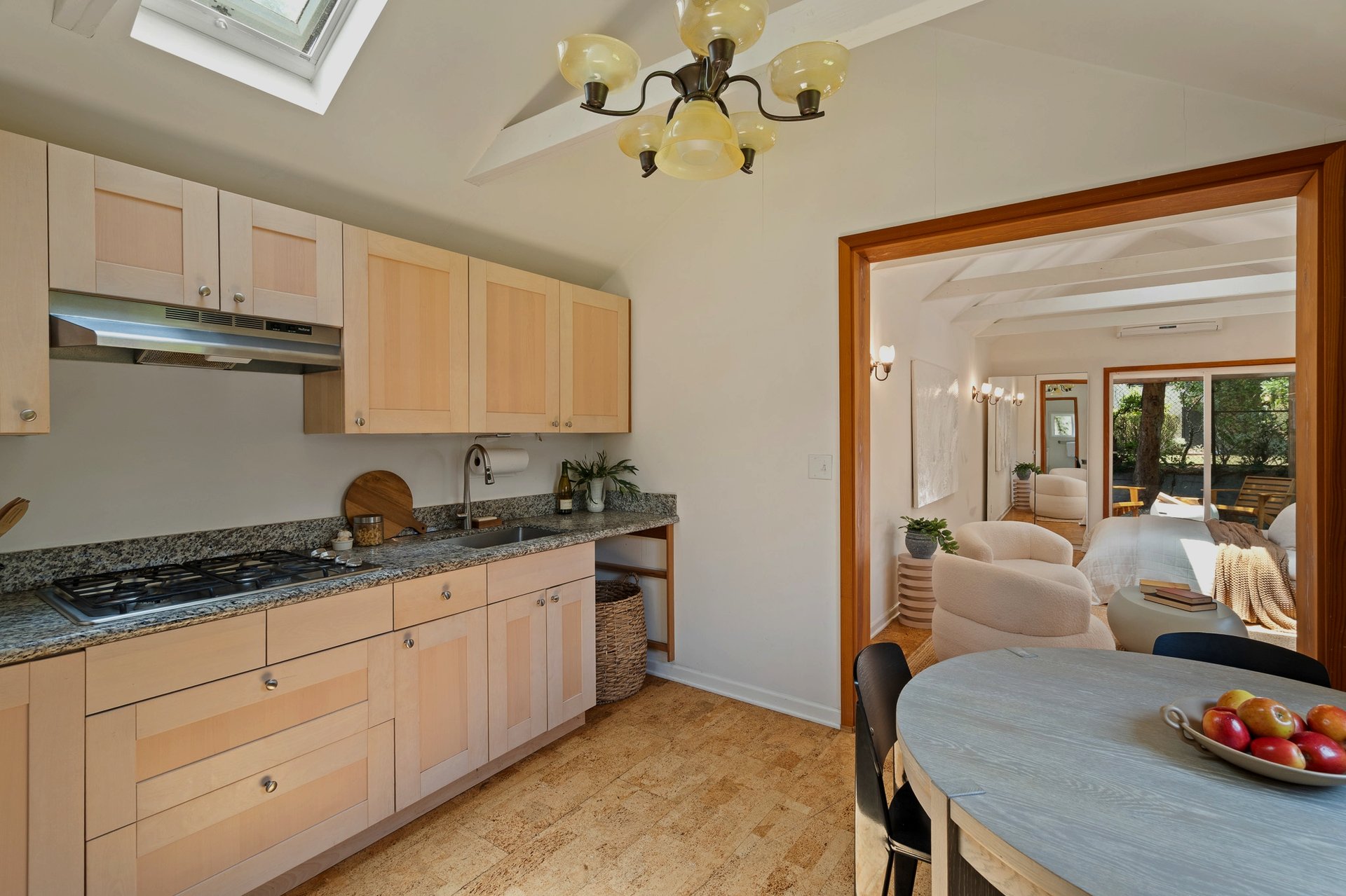 Re-imagined Quaint Country English with Guest House and Grand Rear Yard!