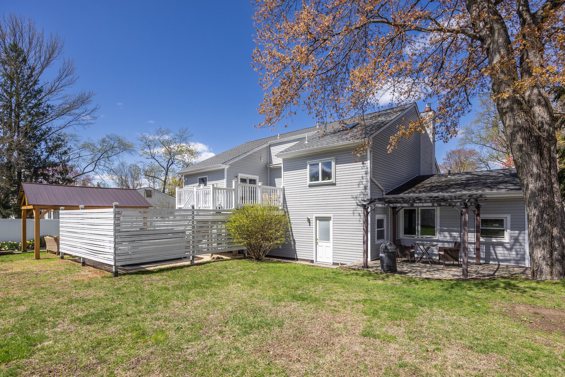 612 Stratford Ave