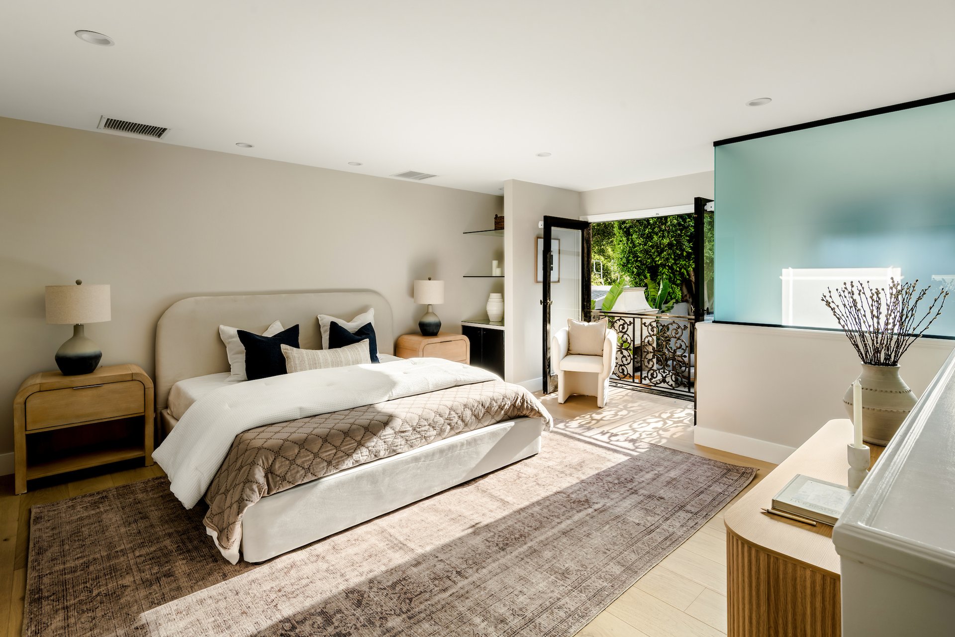 1143 Sierra Alta Way, Sunset Strip