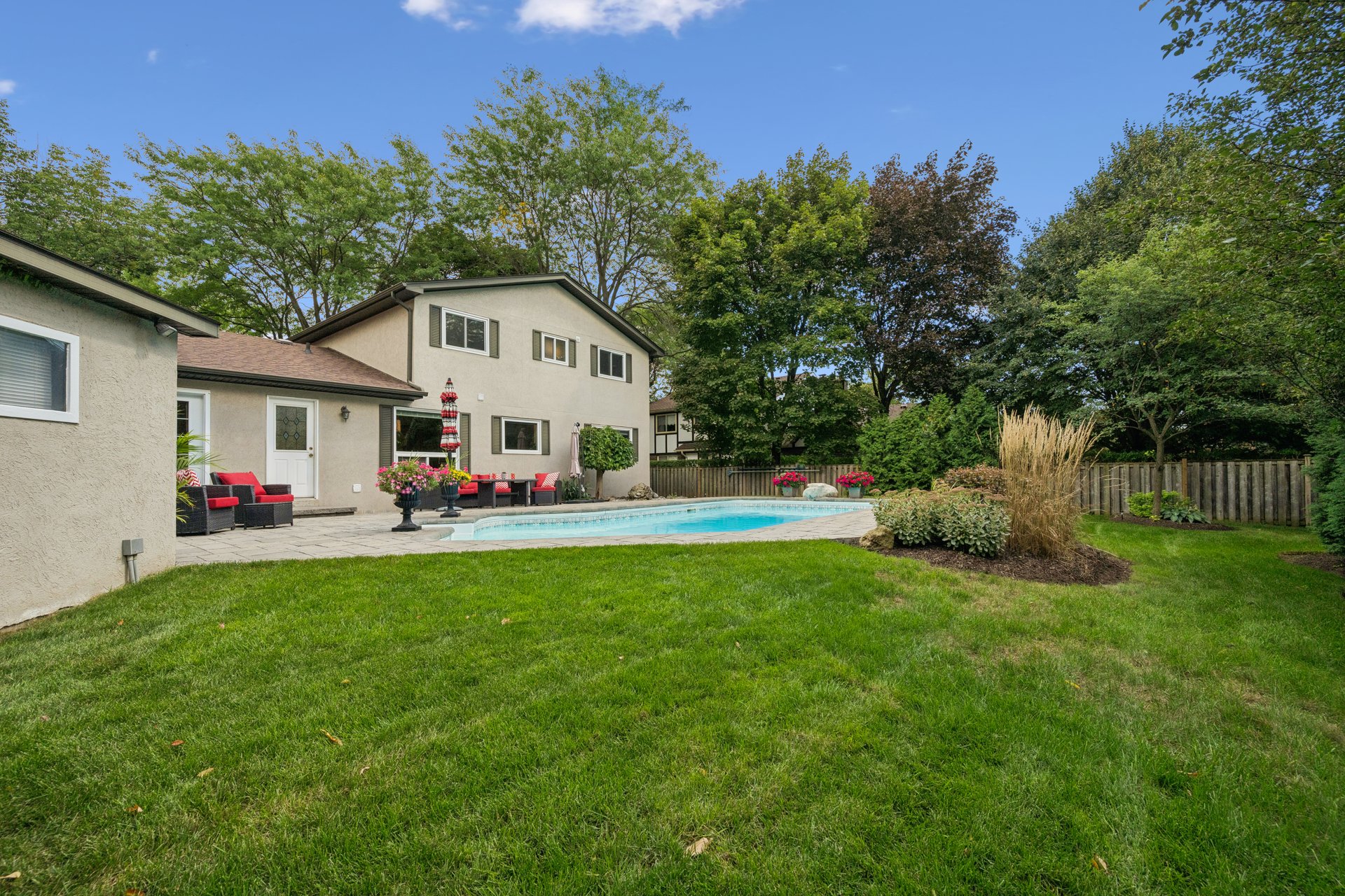 250 Mccraney Street W