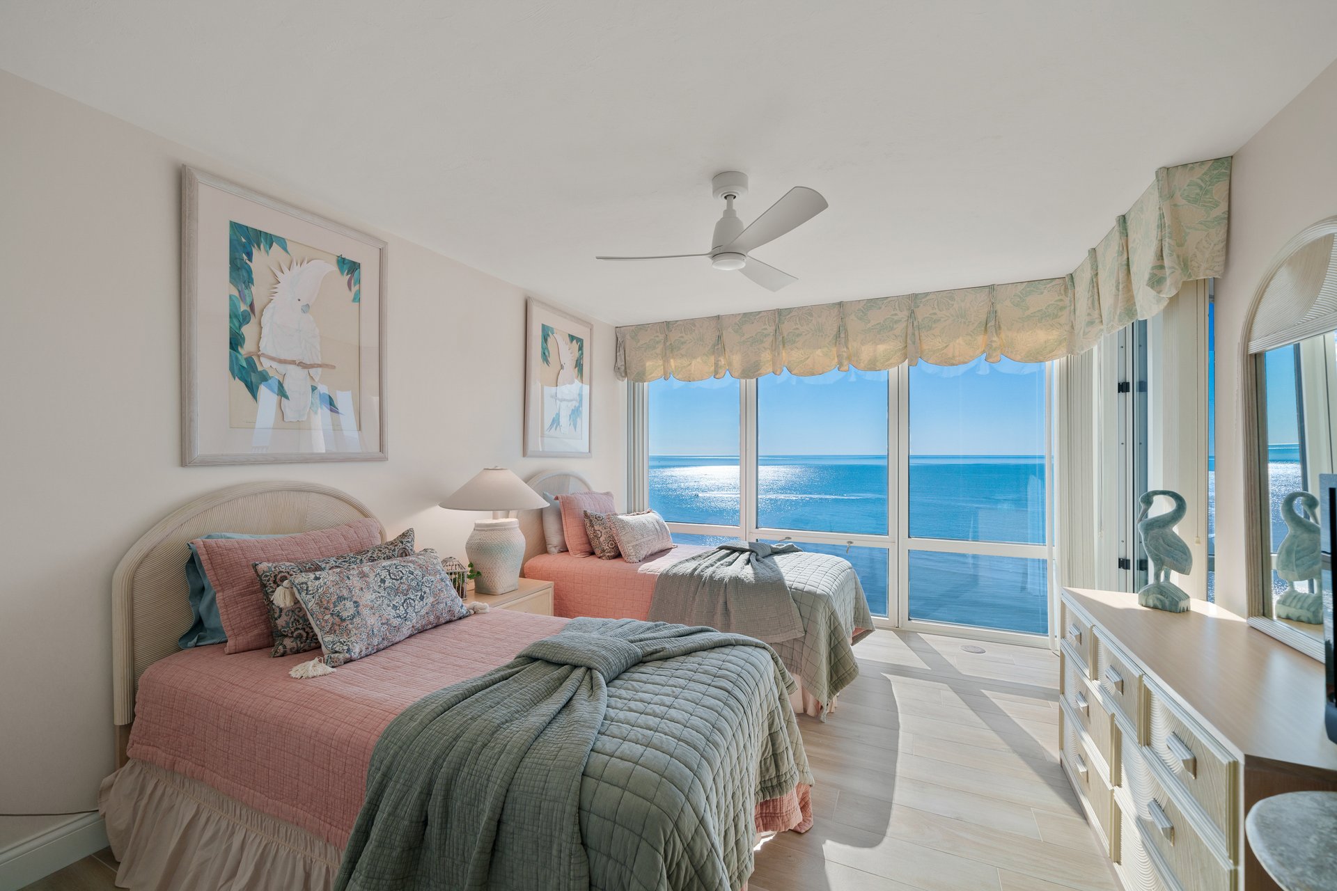 VISTAS 903 AT PARK SHORE