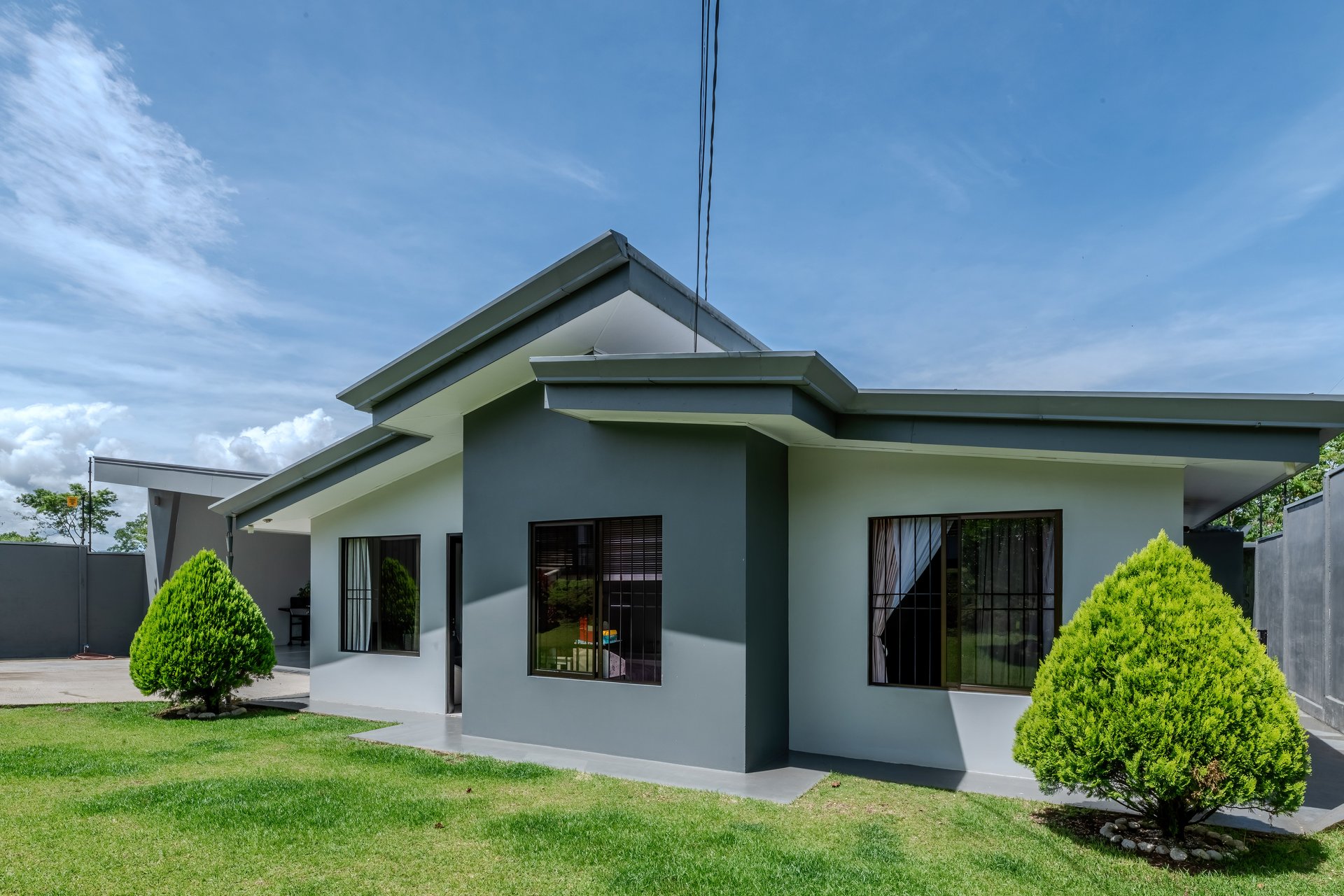 Spacius Home in Pérez Zeledón | 3 bedrooms, 3 Bathrooms 
