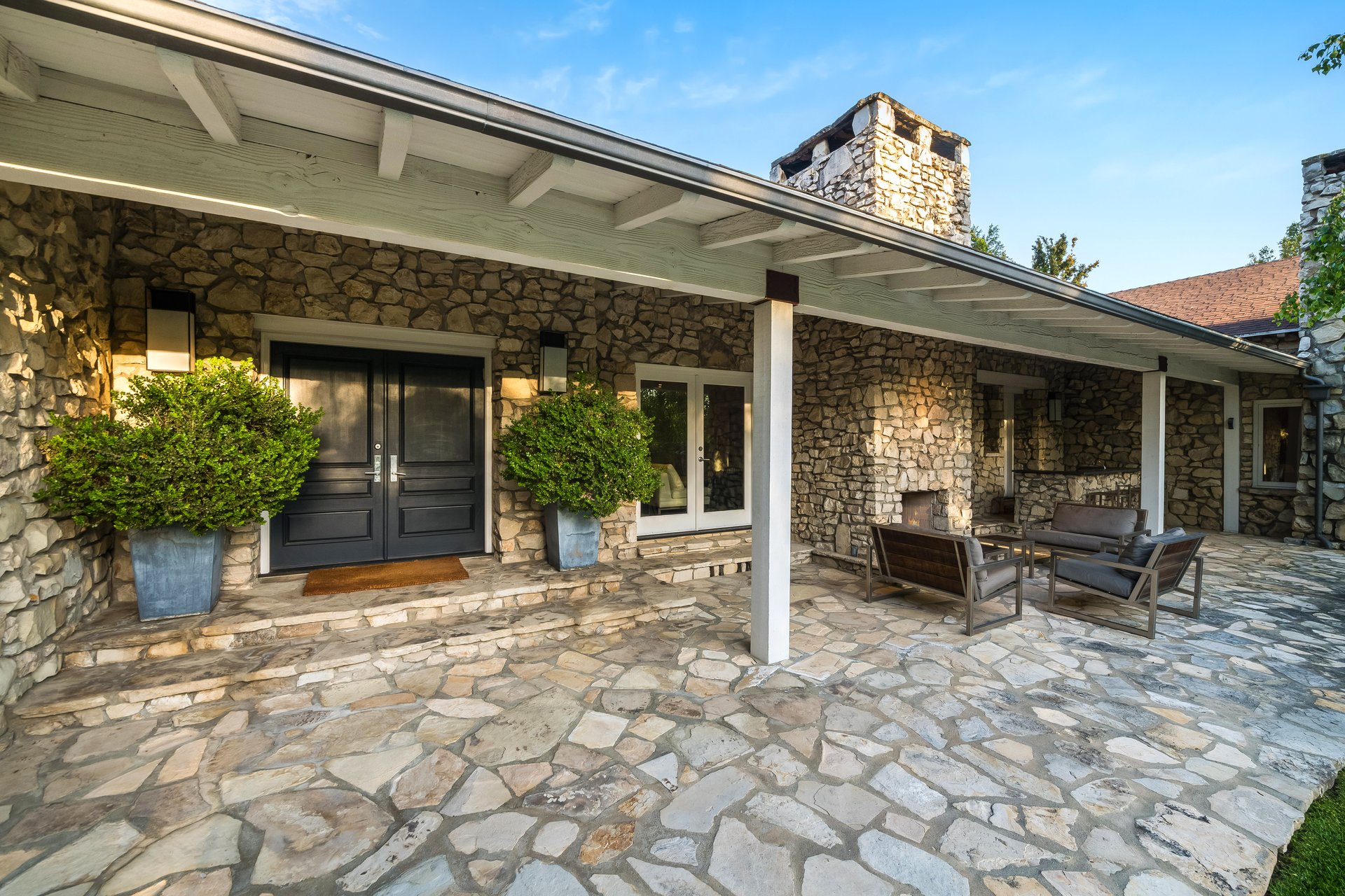 422 Parkwood Dr