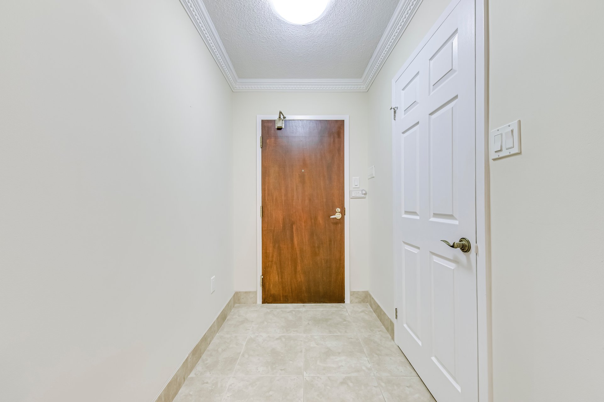 185 Robinson St 205