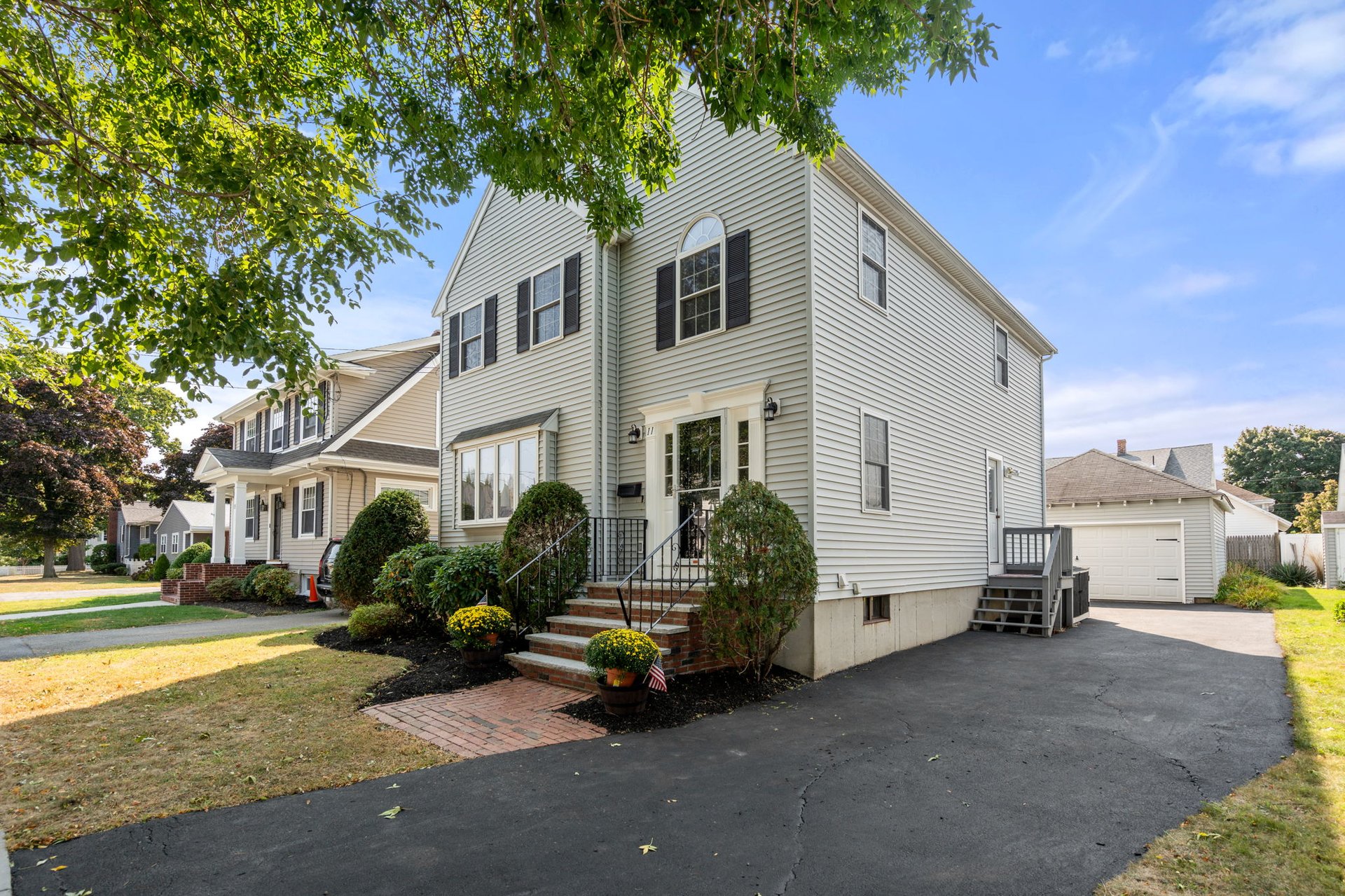 11 Williams St