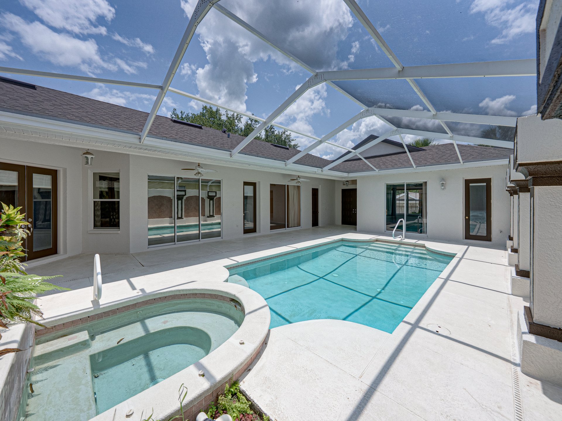 12333 WOODLANDS CIR