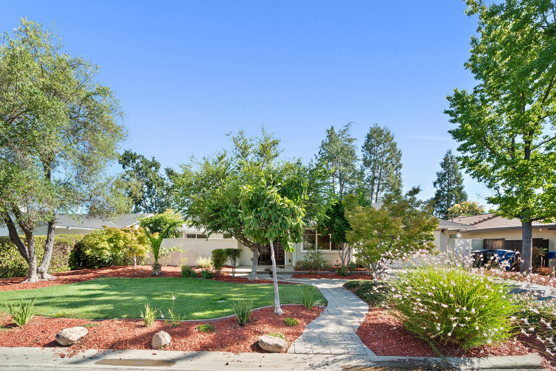 247 Marchmont Dr