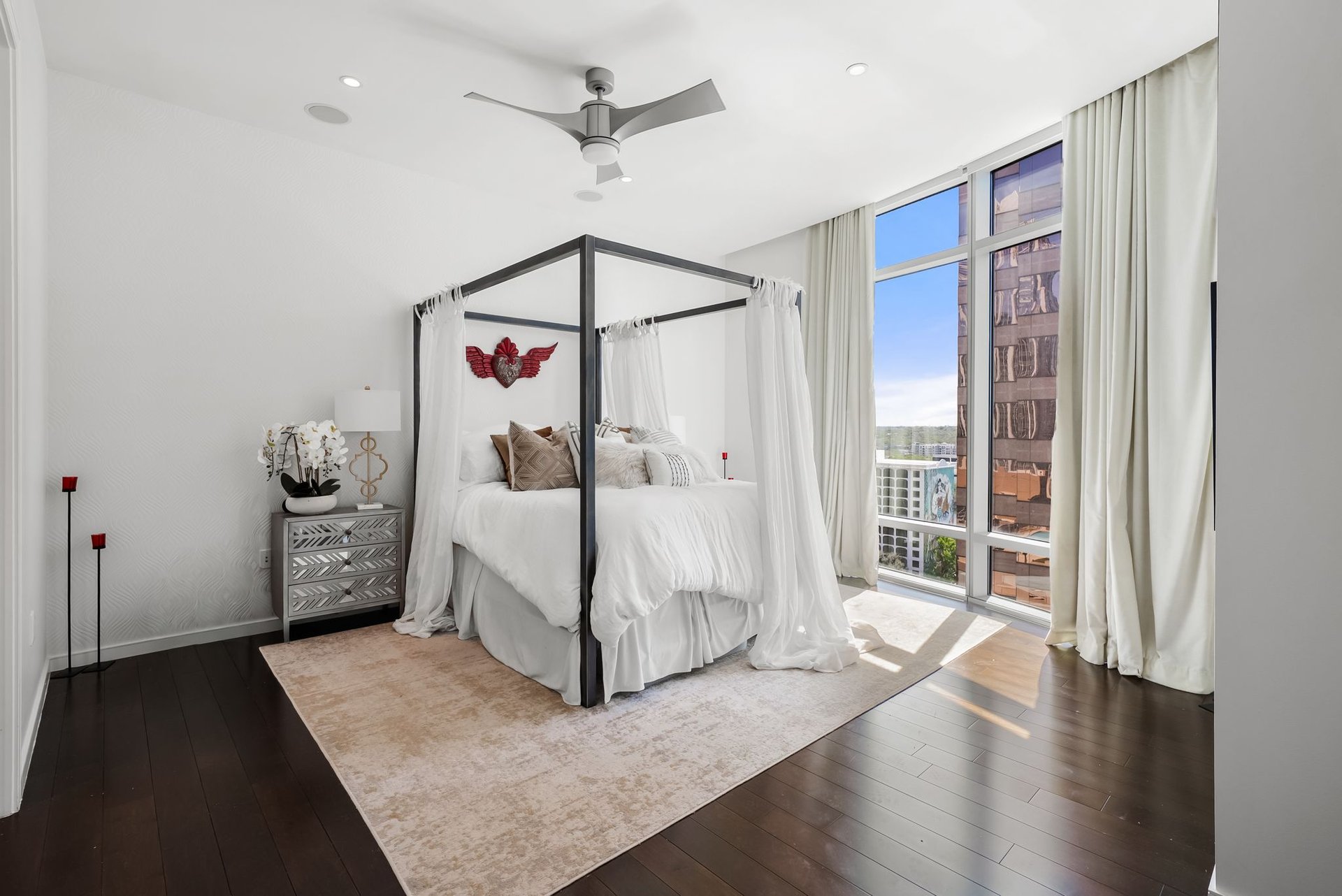 200 Congress Avenue #14C