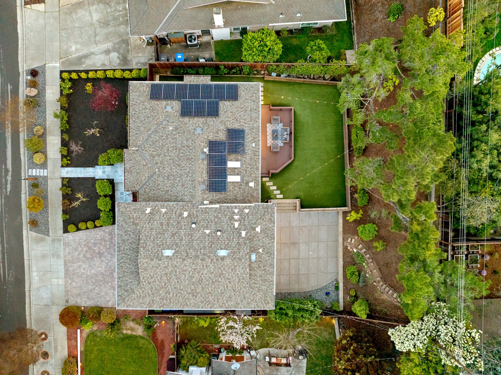 231 More Avenue