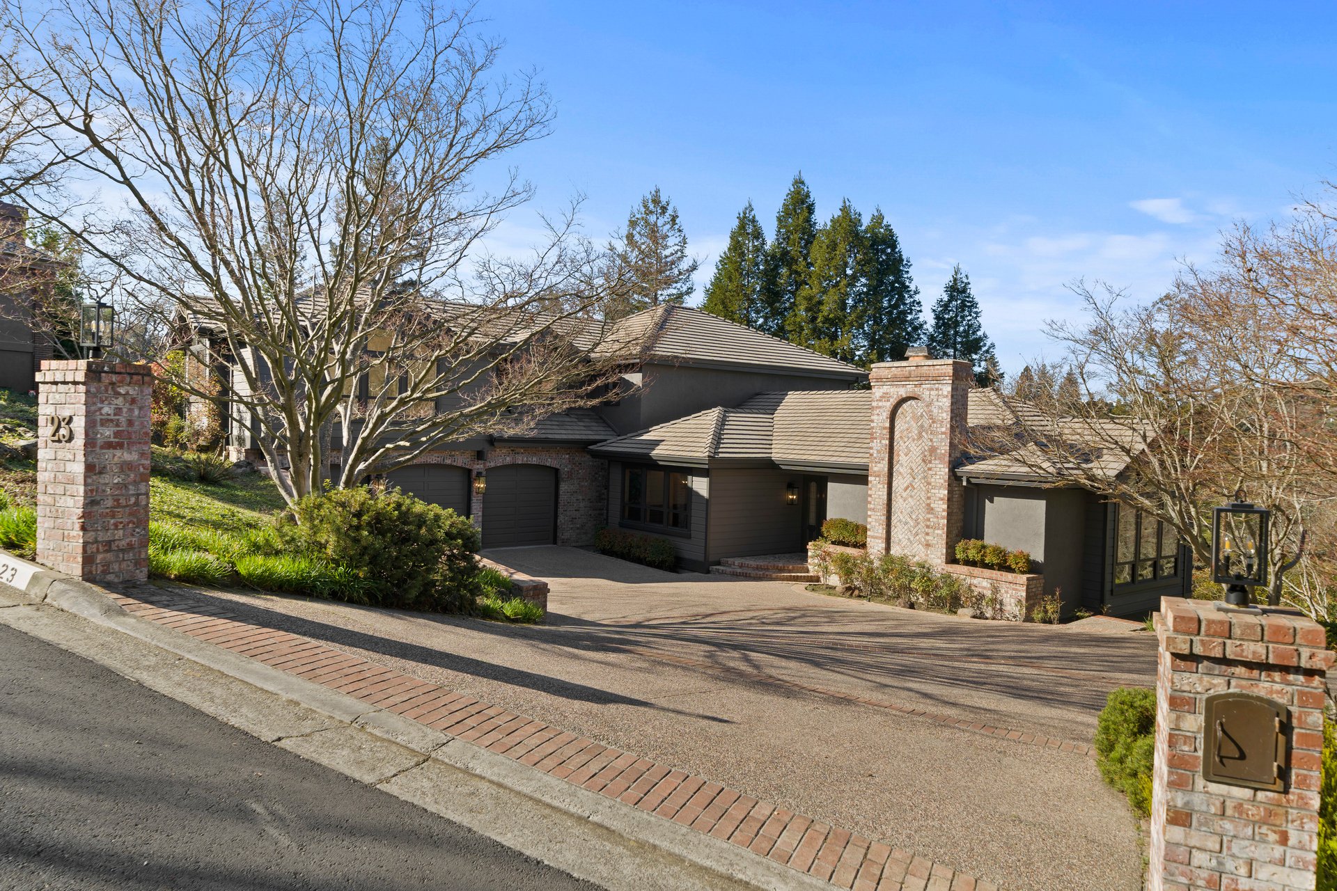 23 Wood Acres Ct