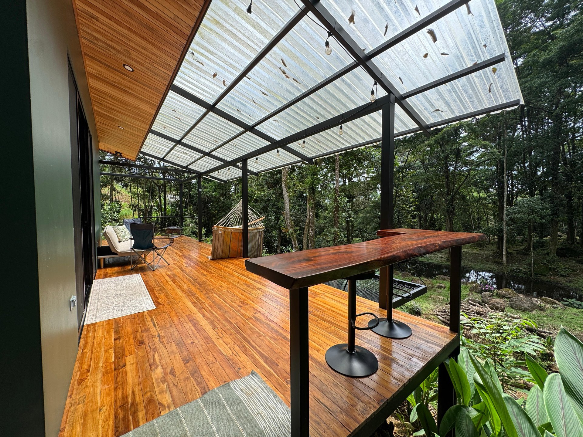 Costa Rica Mountain Retreat – 1.8 ha with Luxury Cabin, Private Lake & Riverfront