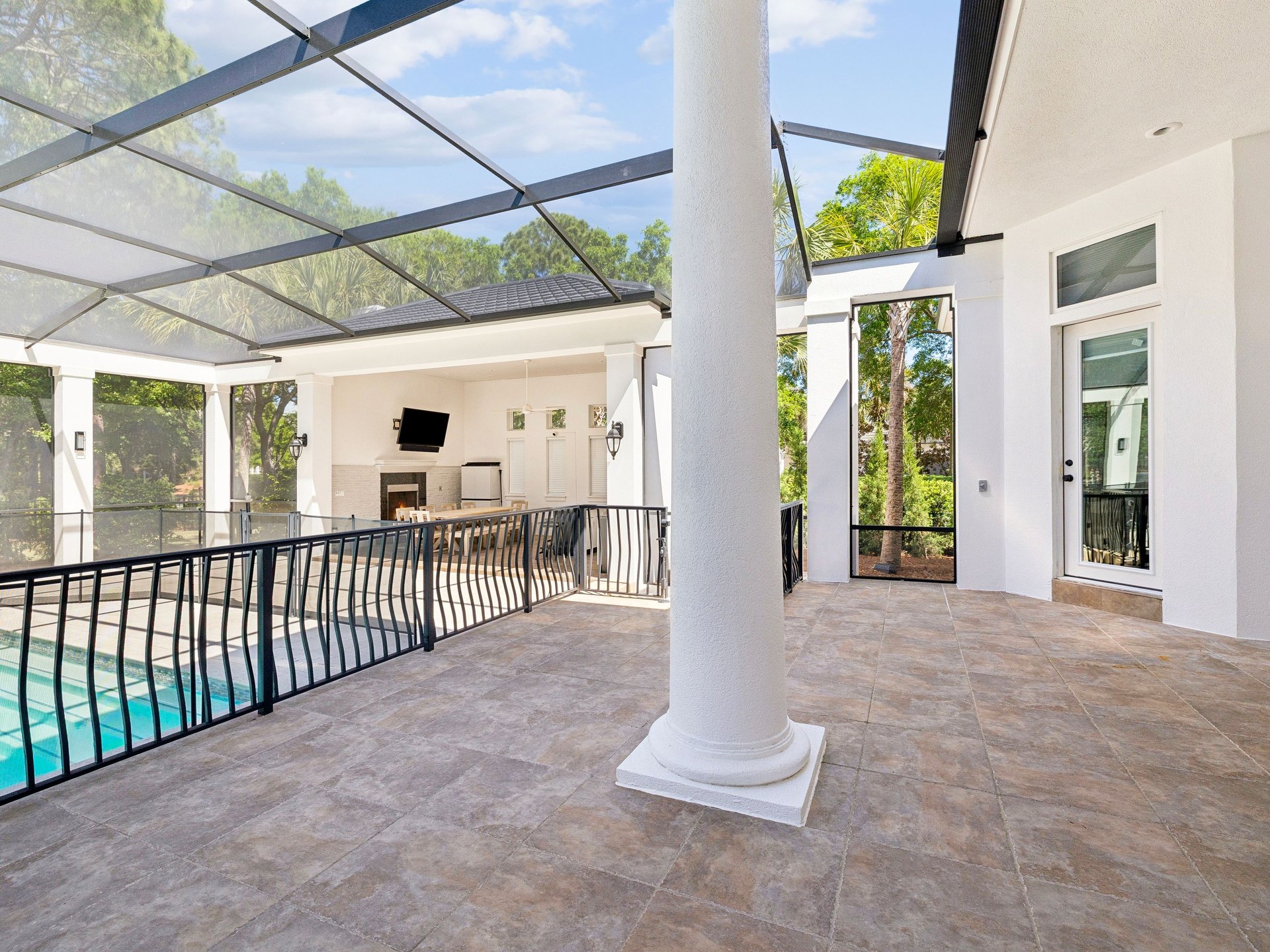 An Elevated Retreat Within Sandestin’s Island Green