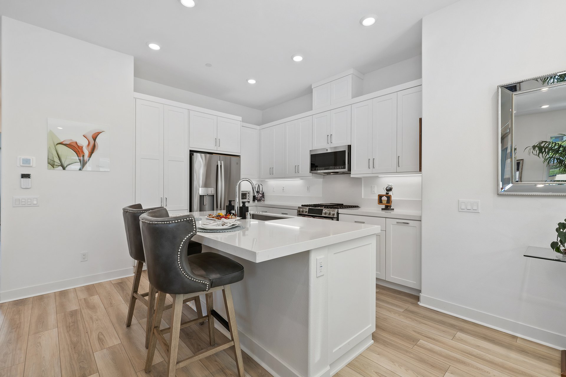 888 Sunrise Road
