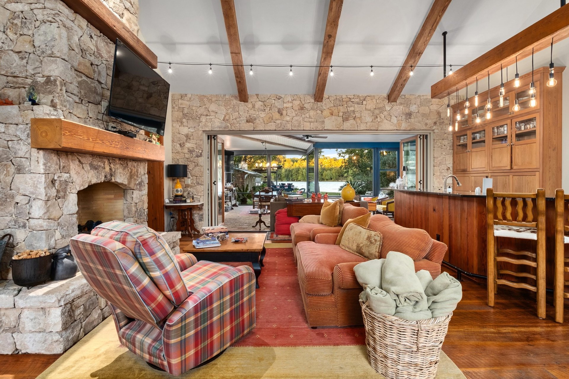 1406 Rockcliff Road