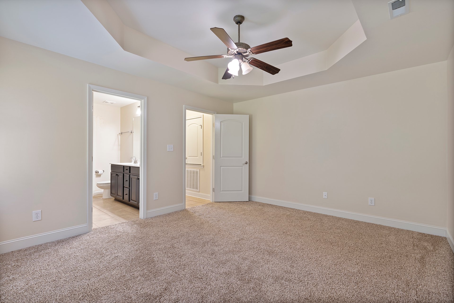 Quiet Cul-de-Sac – Minutes from Clift Farms!