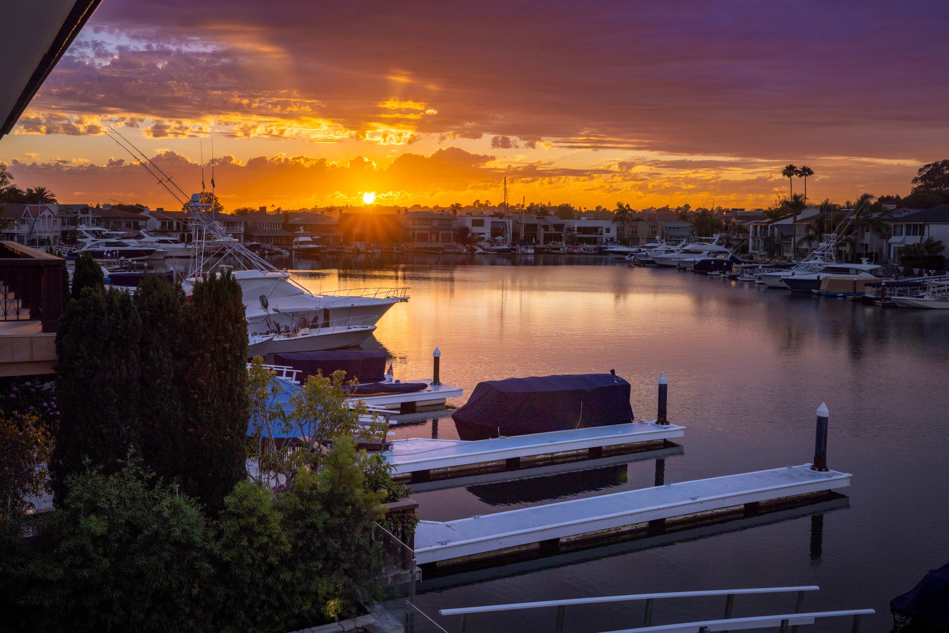 Harbor Island Dr