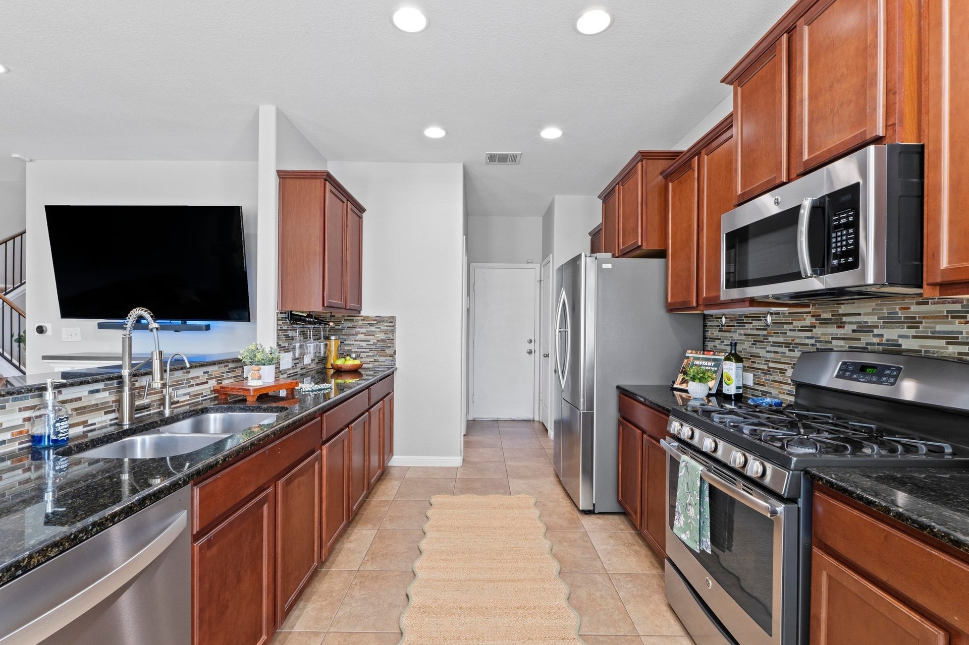 Charming Magnolia Creek Gem – Dream Kitchen, Serene Owner’s Suite & Outdoor Oasis!
