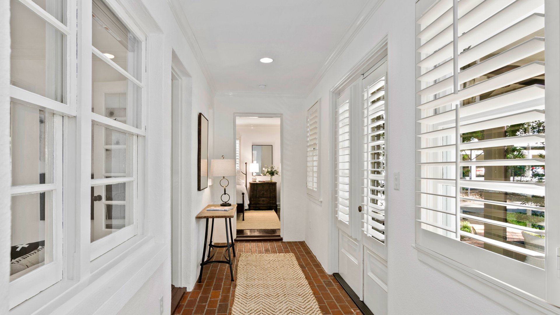 King-size Chic at the Historic Barbour House