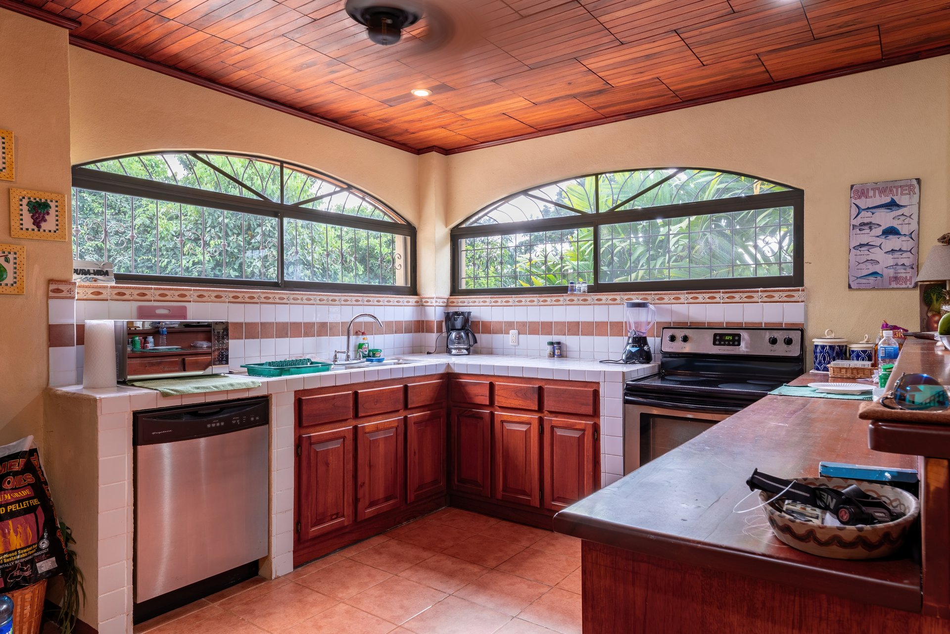 Fully Furnished 3-Bedroom Home in Tinamastes | FIRE SALE!!!