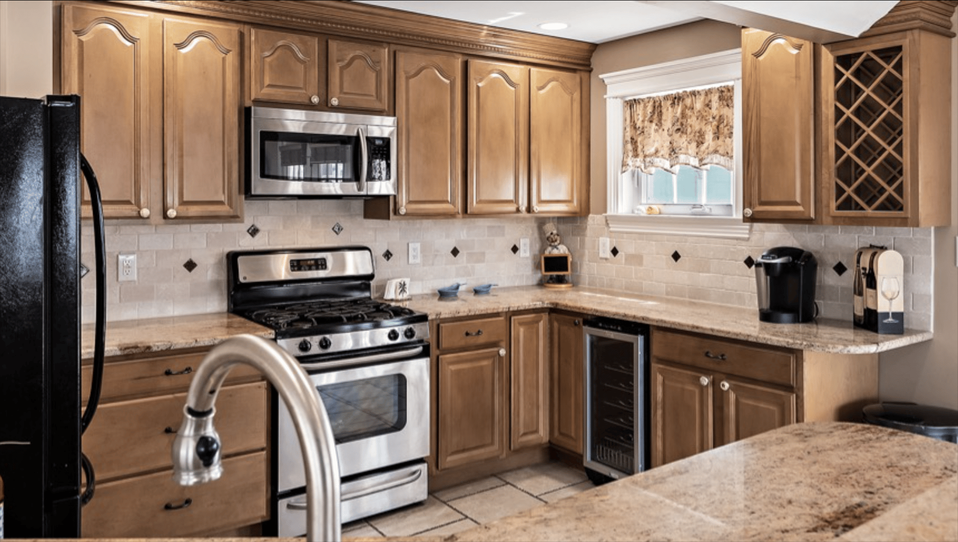 811 Bay Club Lane West, Beach Haven