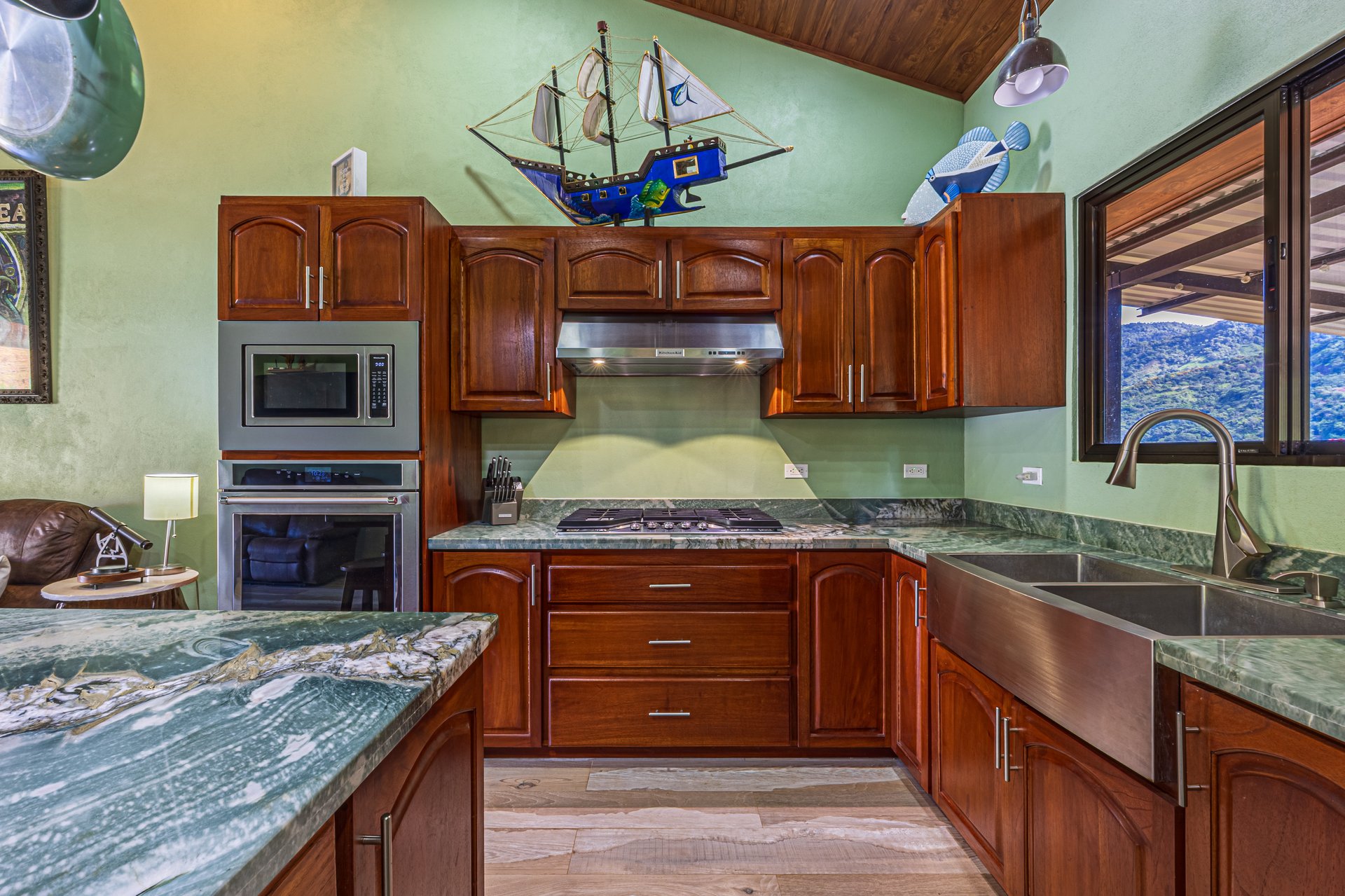 Mountain Farm & Homestead Opportunity in San Josecito, Costa Rica
