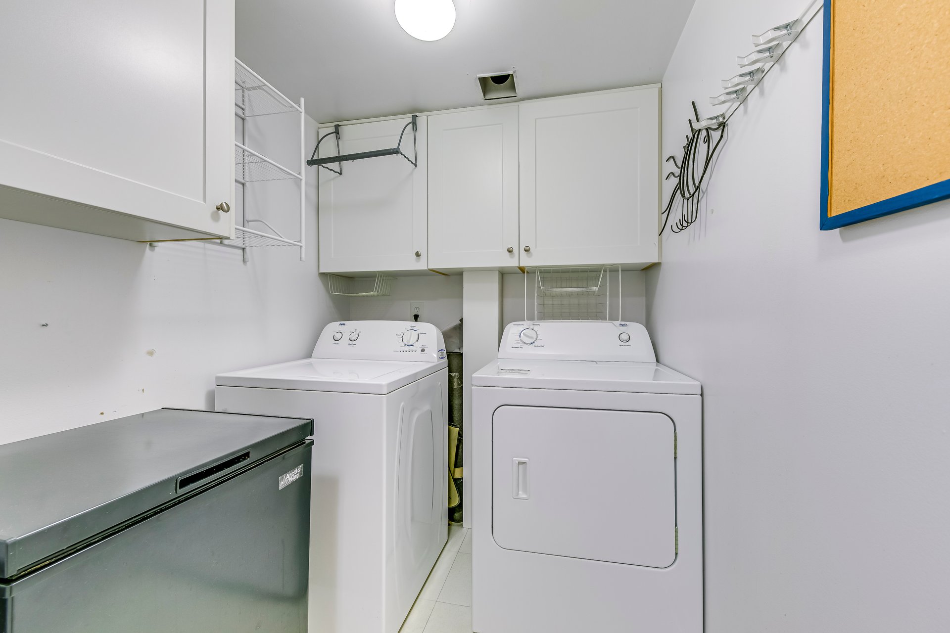 185 Robinson St 205