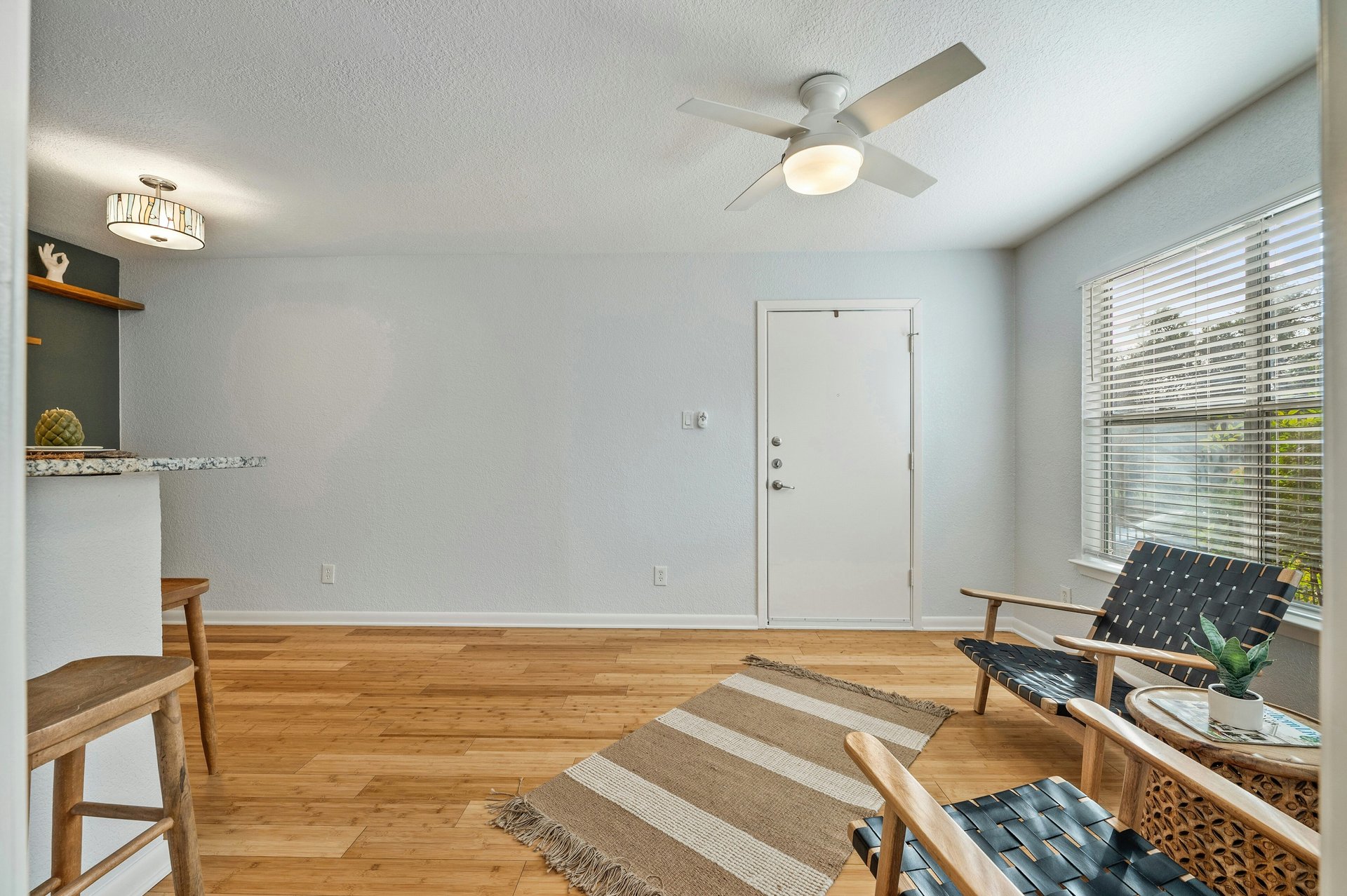 Stylish South Lamar Condo in Gated Ivy Condominiums – Prime Location with Top-Tier Amenities!