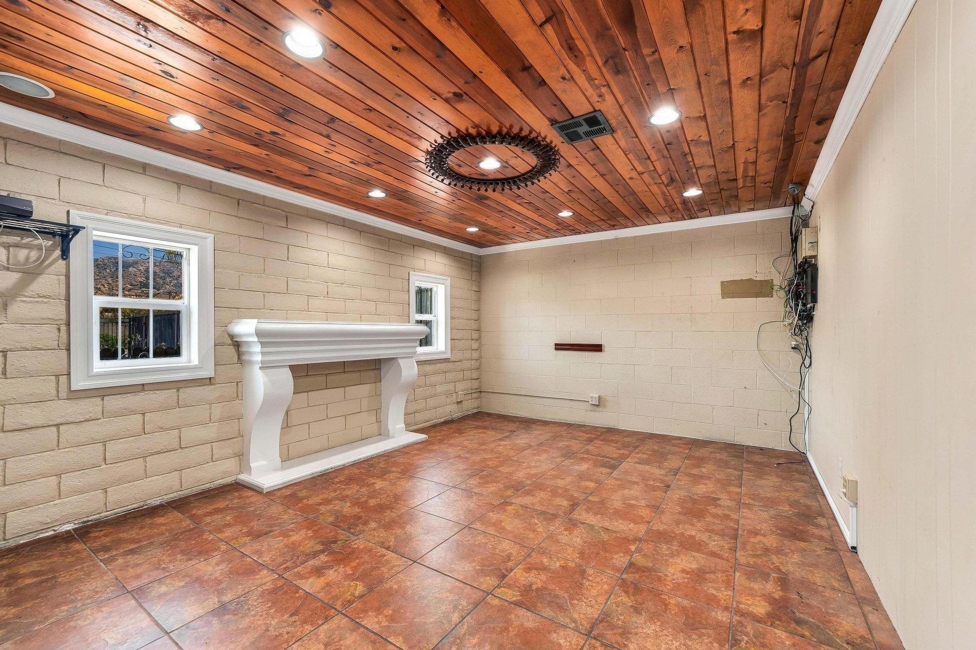 2823 N. San Fernando 